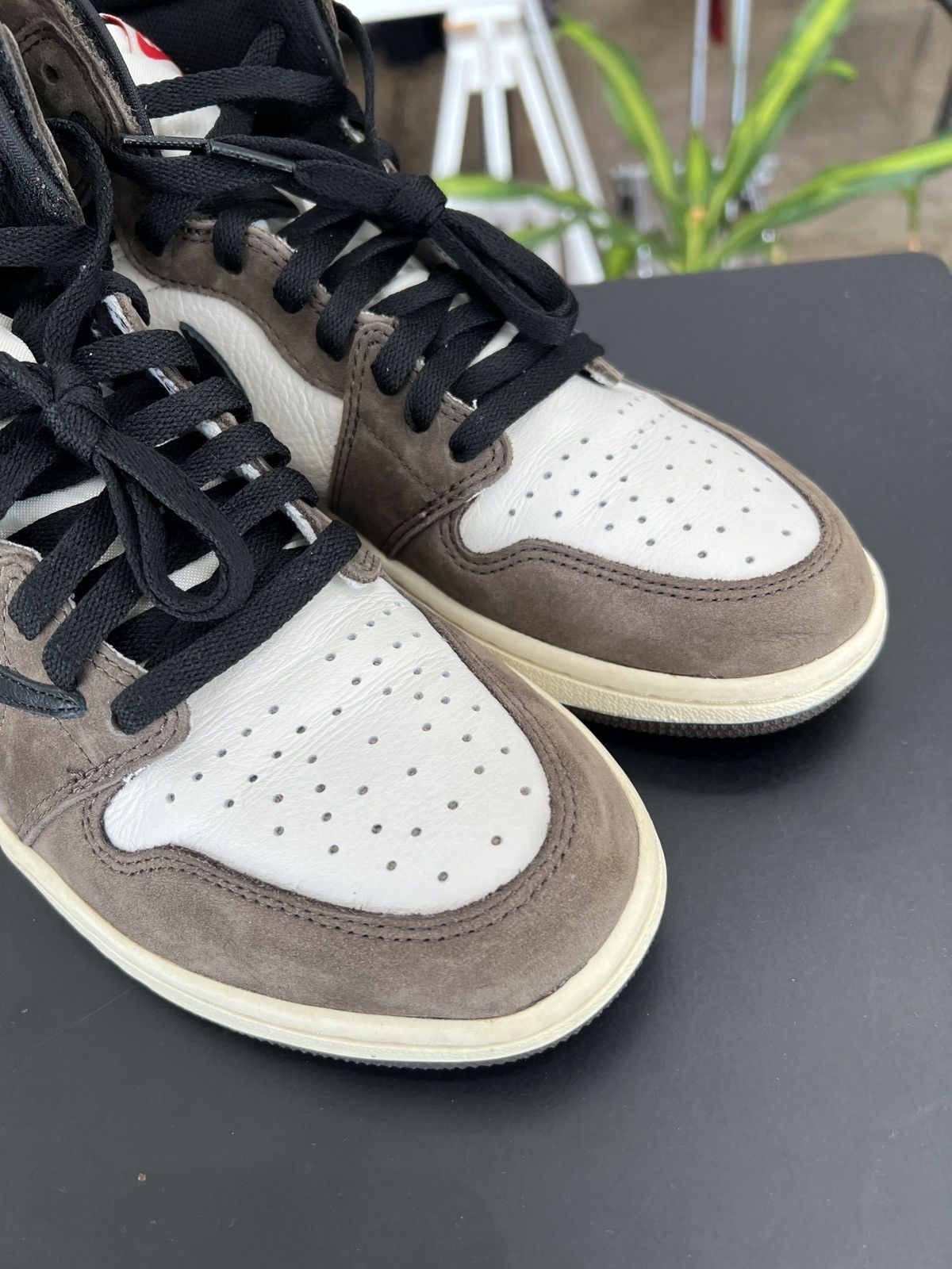 Jordan Brand × Travis Scott Air Jordan 1 High Travis Scott Mocha Sz. 9.5 (2019) Size US 9 / EU 42 - 7 Thumbnail