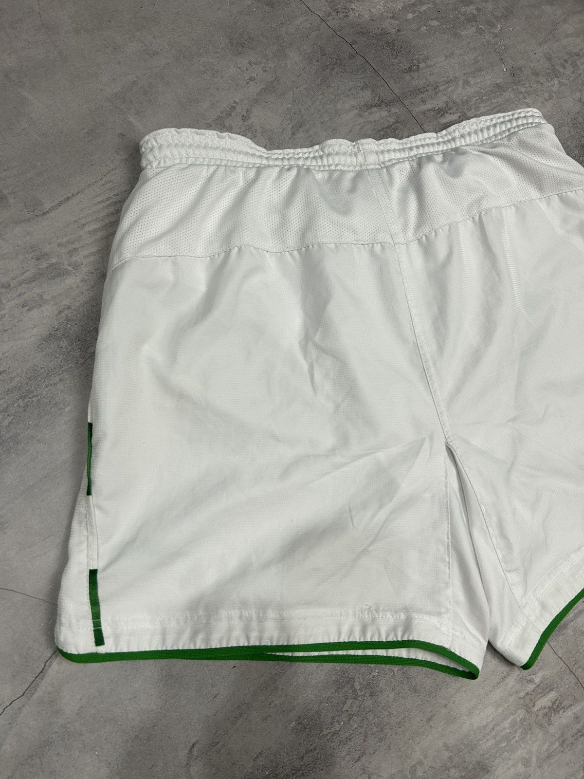 Umbro Vintage Celtic Shorts Umbro 2003 2004 Size US 32 / EU 48 - 7 Thumbnail