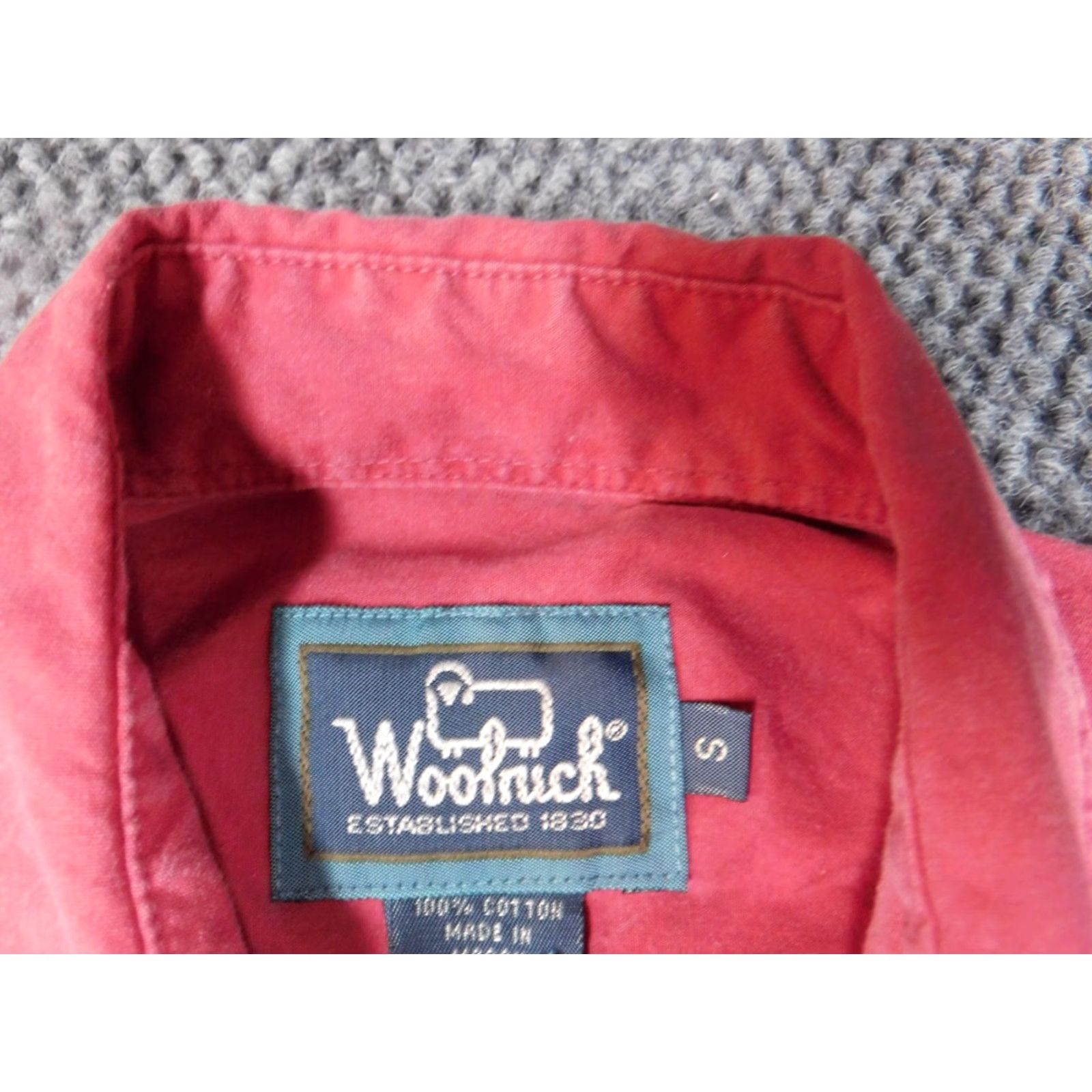 Vintage Woolrich Shirt Small Red Button-Up Long Sleeve Pockets 90s Vintage Mens Casual Knit Cotton Button-Down Collared Dishros Size US S / EU 44-46 / 1 - 6 Thumbnail