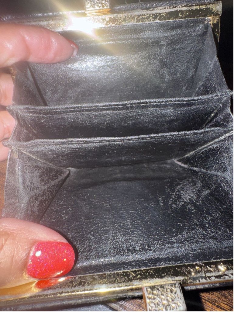 Saint Laurent Paris Yves Saint Laurent Embossed Leather Bifold Wallet Size ONE SIZE - 11 Thumbnail