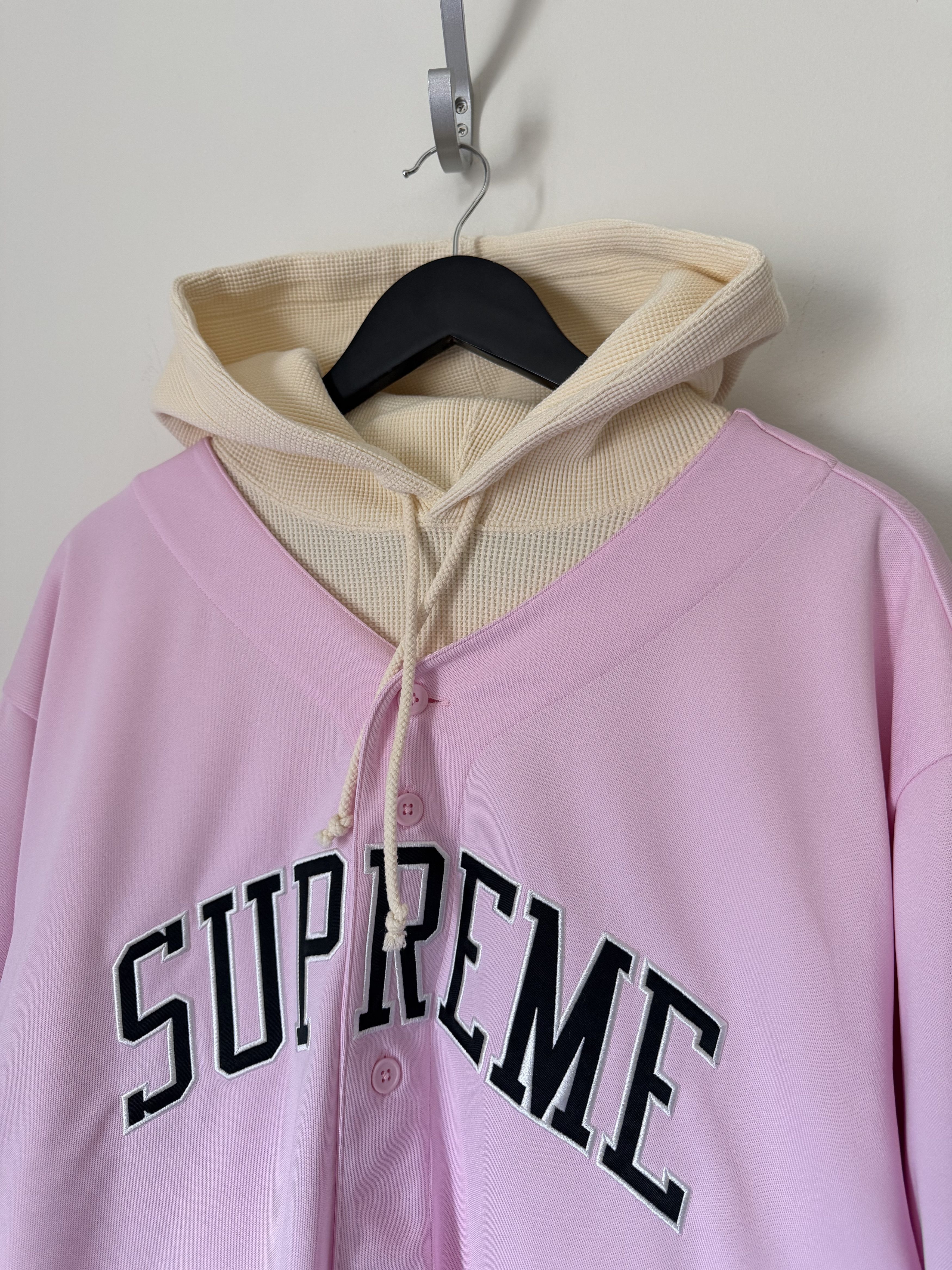 MLB × Supreme Supreme Chicago White Sox Hooded Baseball Jersey in Pink Size US XL / EU 56 / 4 - 2 Thumbnail