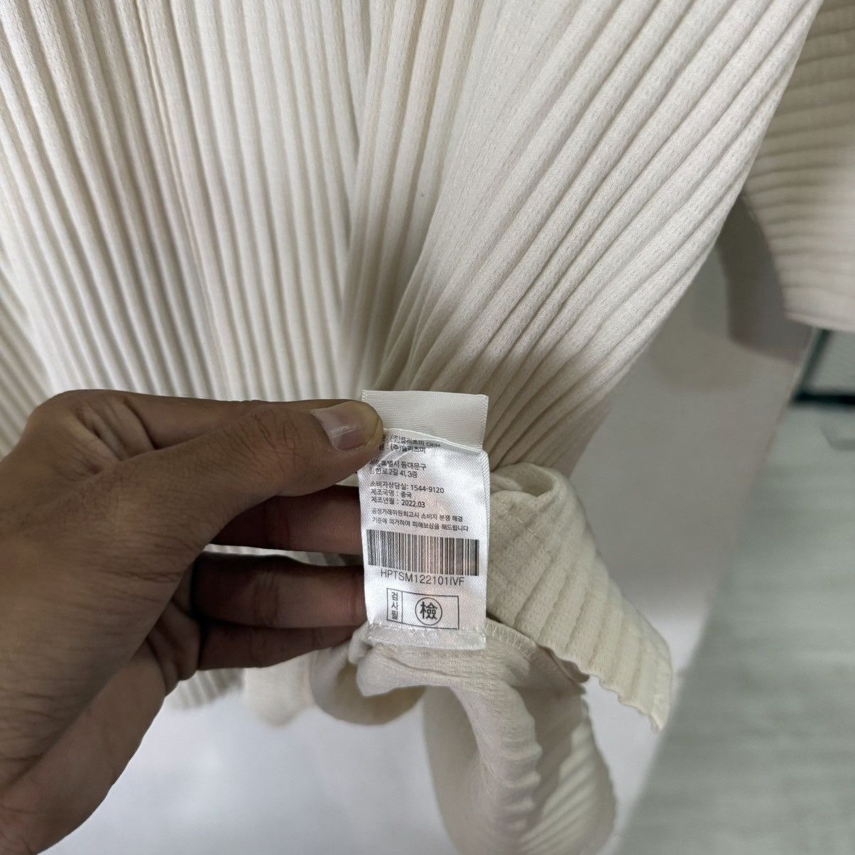 Japanese Brand PLEATS issey miyake white polos Size US XXL / EU 58 / 5 - 7 Thumbnail