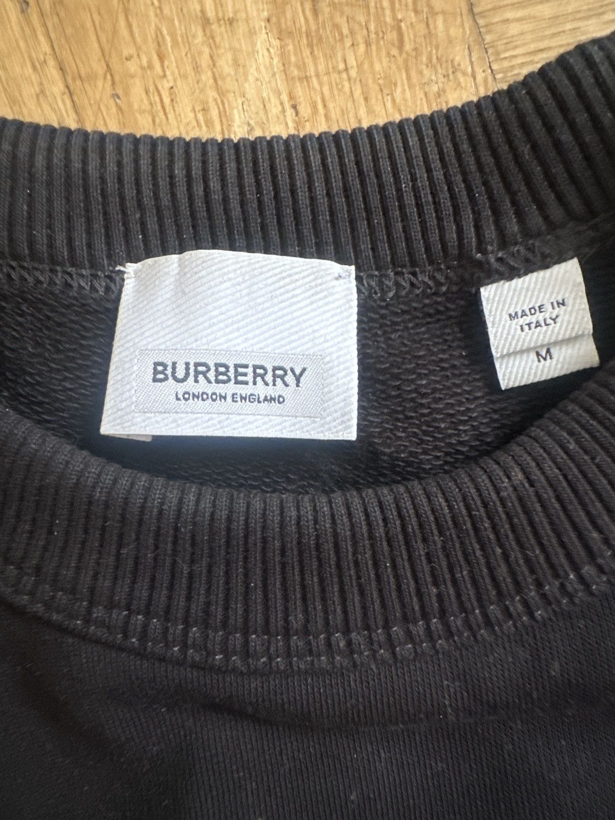 Burberry Burberry “B” Chenille & Star Patch Sweatshirt Black M Size US M / EU 48-50 / 2 - 16 Thumbnail
