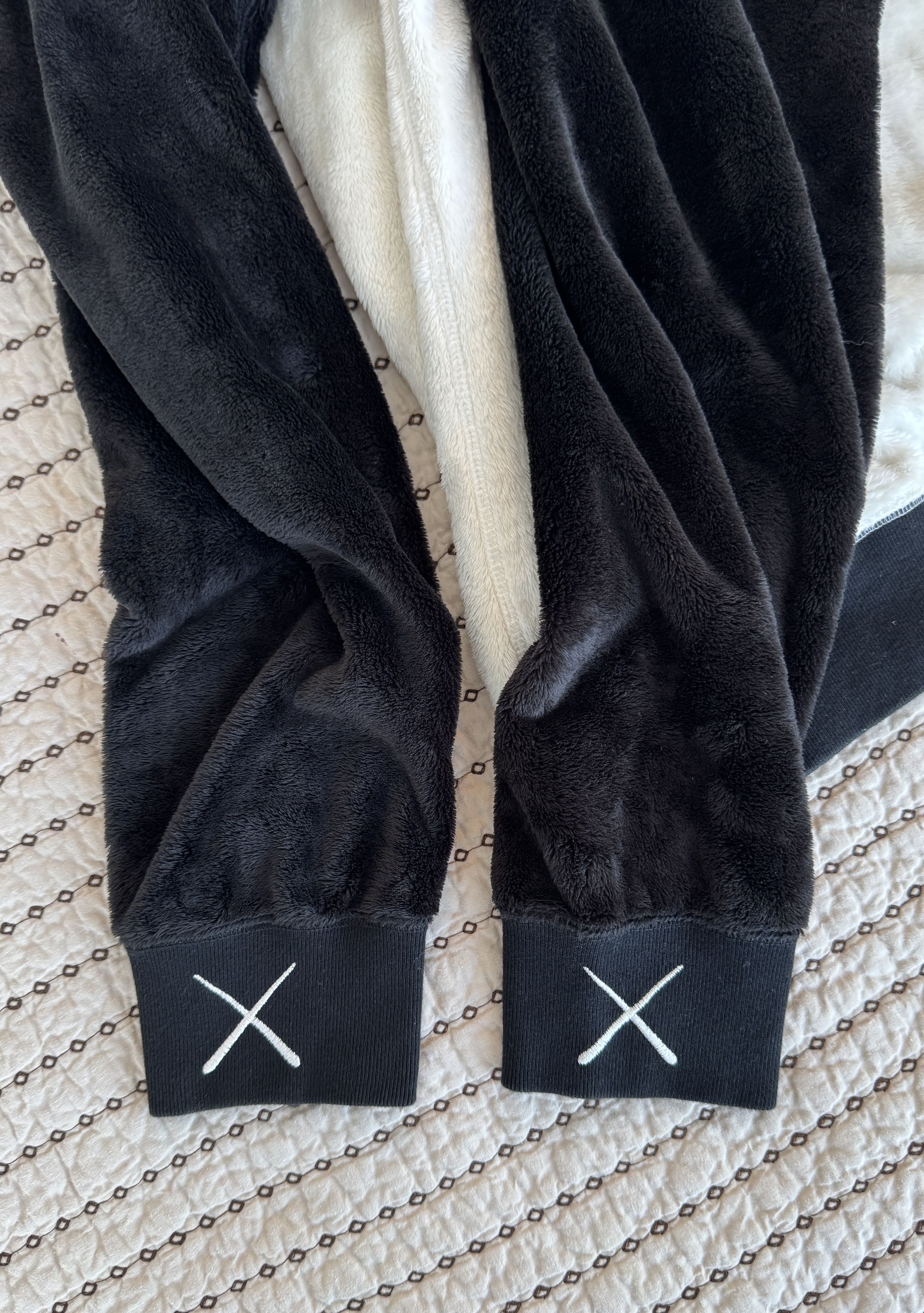 Kaws KAWS ORIGINAL FAKE PANDA FAUX FUR RAGLAN SWEATSHIRT SZ 4 Size US XL / EU 56 / 4 - 7 Thumbnail