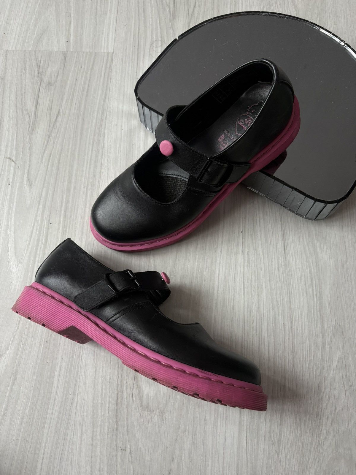 Dr. Martens Dr Martens x Hello Kitty 2010 mary janes Size US 11 / IT 41 - 1 Thumbnail