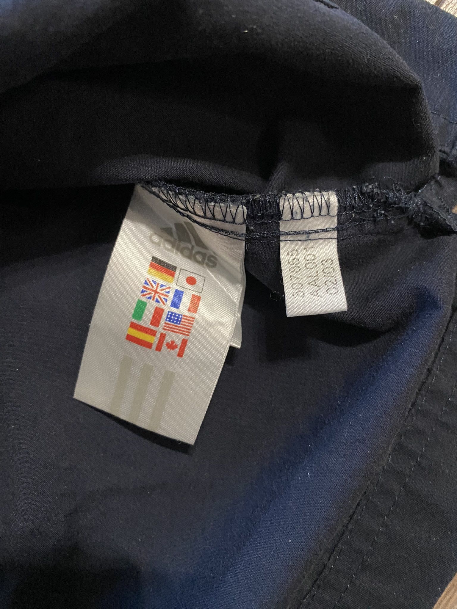 Adidas Men's shirt Adidas 2YK Vintage Size US XL / EU 56 / 4 - 7 Thumbnail