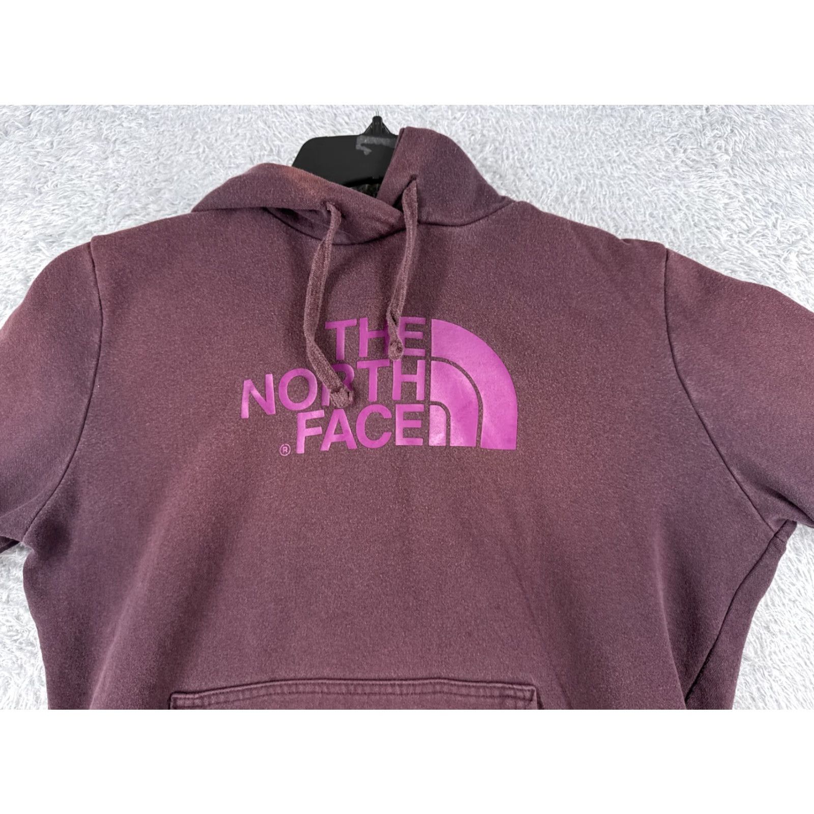 The North Face VINTAGE The North Face Hoodie Adult L Red Logo Solid Pullover Crew Neck Pockets 36in Chest Mens/ Womens Size L / US 10 / IT 46 - 4 Thumbnail