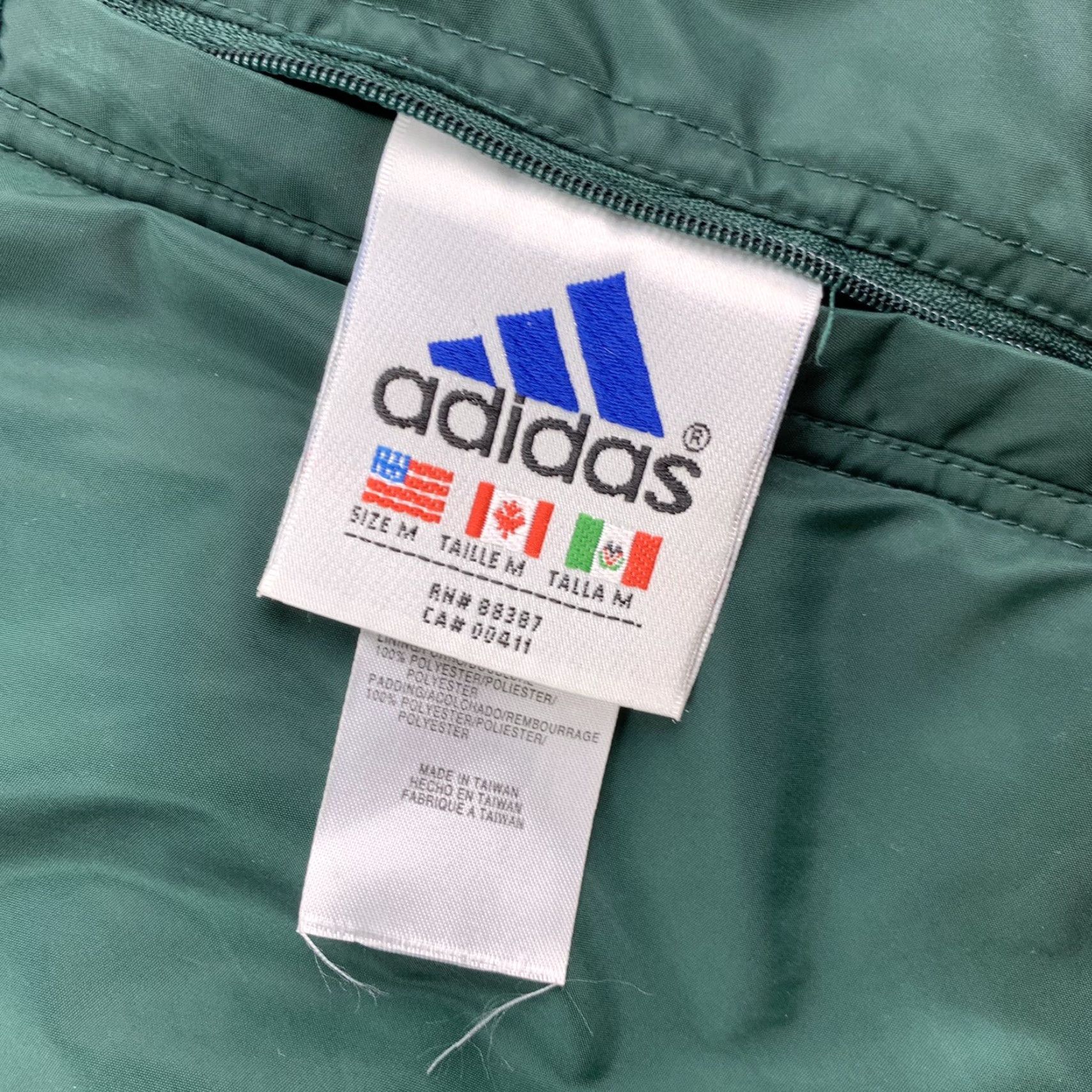 Adidas VINTAGE adidas Jacket Reversible Puffer Jacket Adult Medium Green Navy 90s Men Size US M / EU 48-50 / 2 - 5 Thumbnail