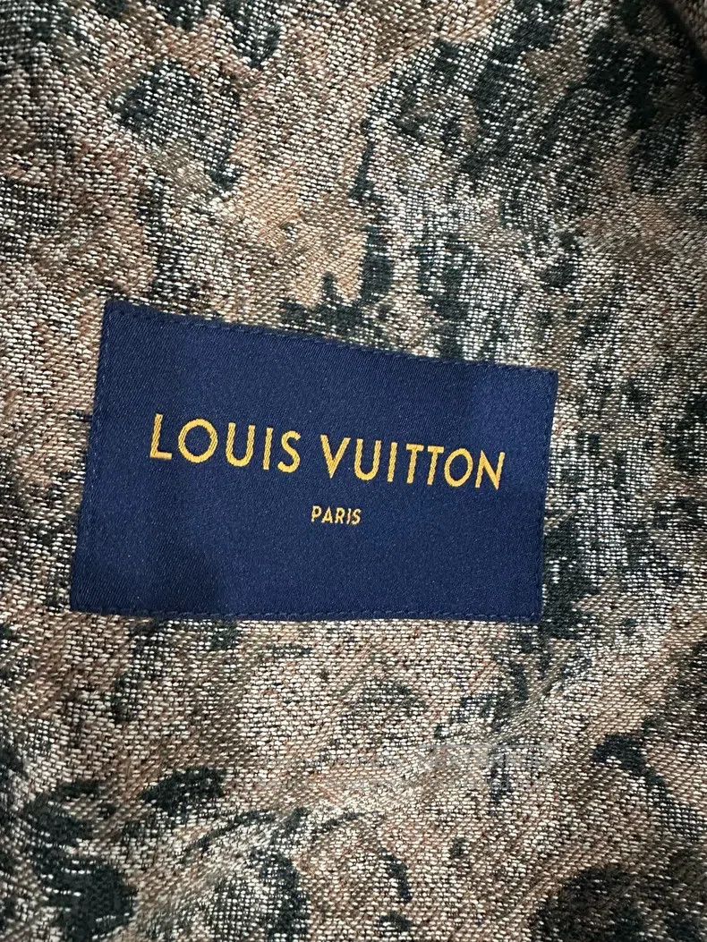 Louis Vuitton Louis Vuitton Tapestry Fur Collar Full Print Denim Jacket Size US L / EU 52-54 / 3 - 3 Thumbnail