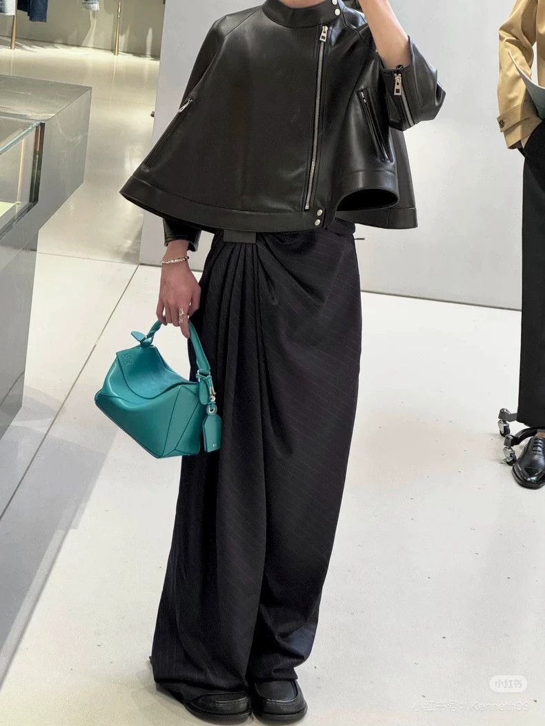 Loewe Loewe SS25 black irregular pleated wool hanging seven-poin Size 24" / US 00 / IT 34 - 8 Thumbnail