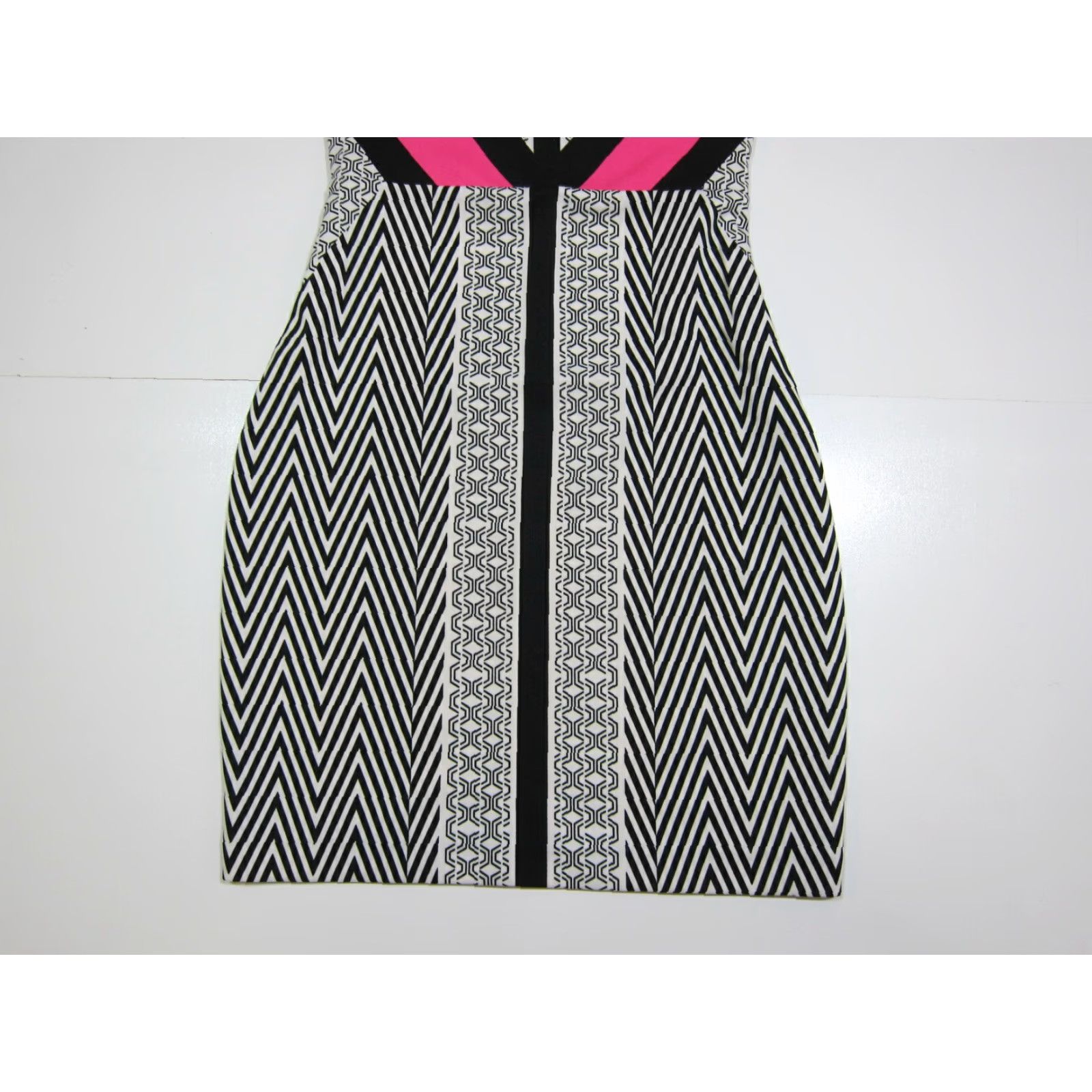 Express Express Black Pink Geometric Stretch Bodycon Sleeveless Dress Women Size 0 Size XS / US 0-2 / IT 36-38 - 7 Thumbnail