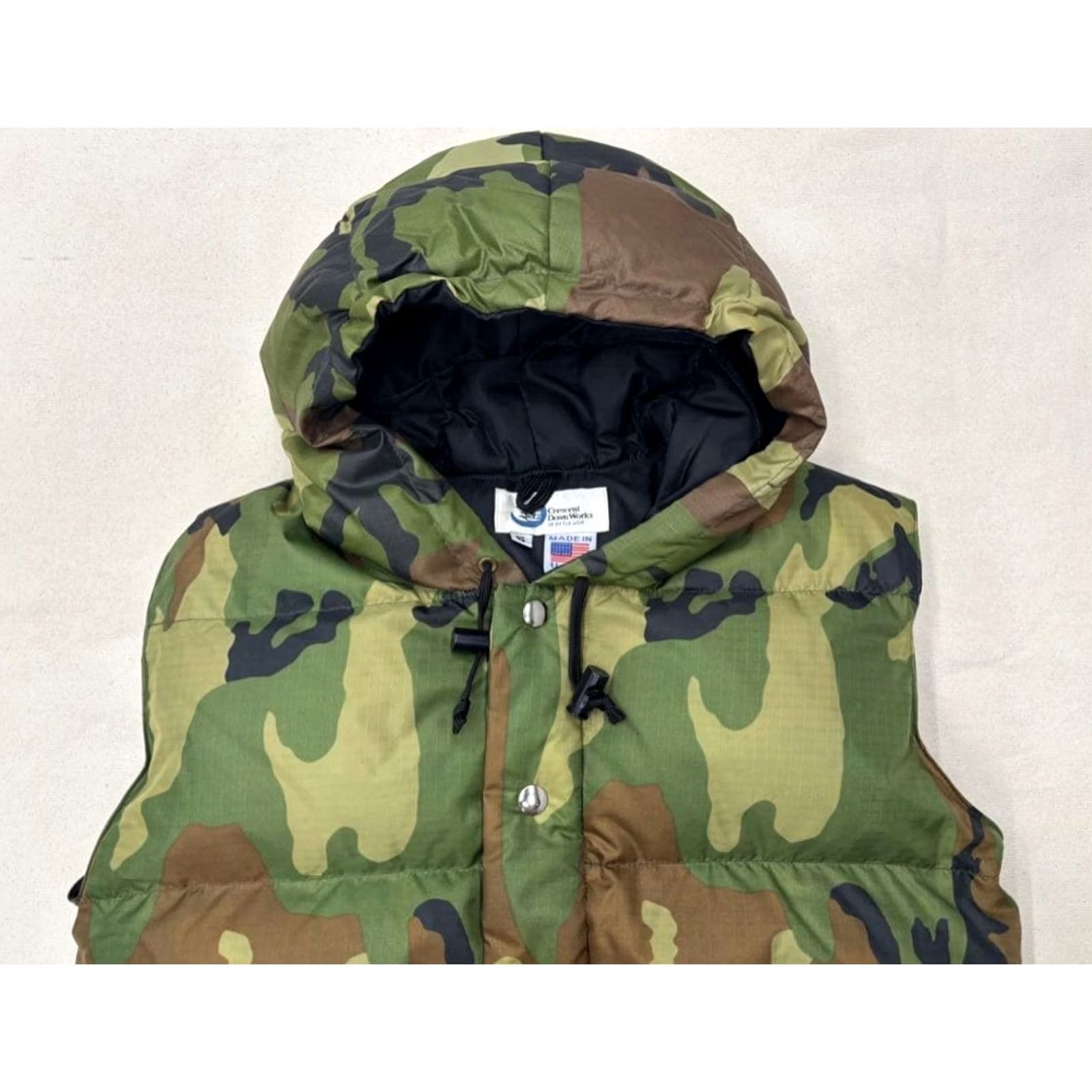 Vintage Crescent Down Works Puffer Vest Sz S CAMO Nylon Goose Down with a Hood Men Vest S Camouflage Down Vest Size US S / EU 44-46 / 1 - 6 Thumbnail