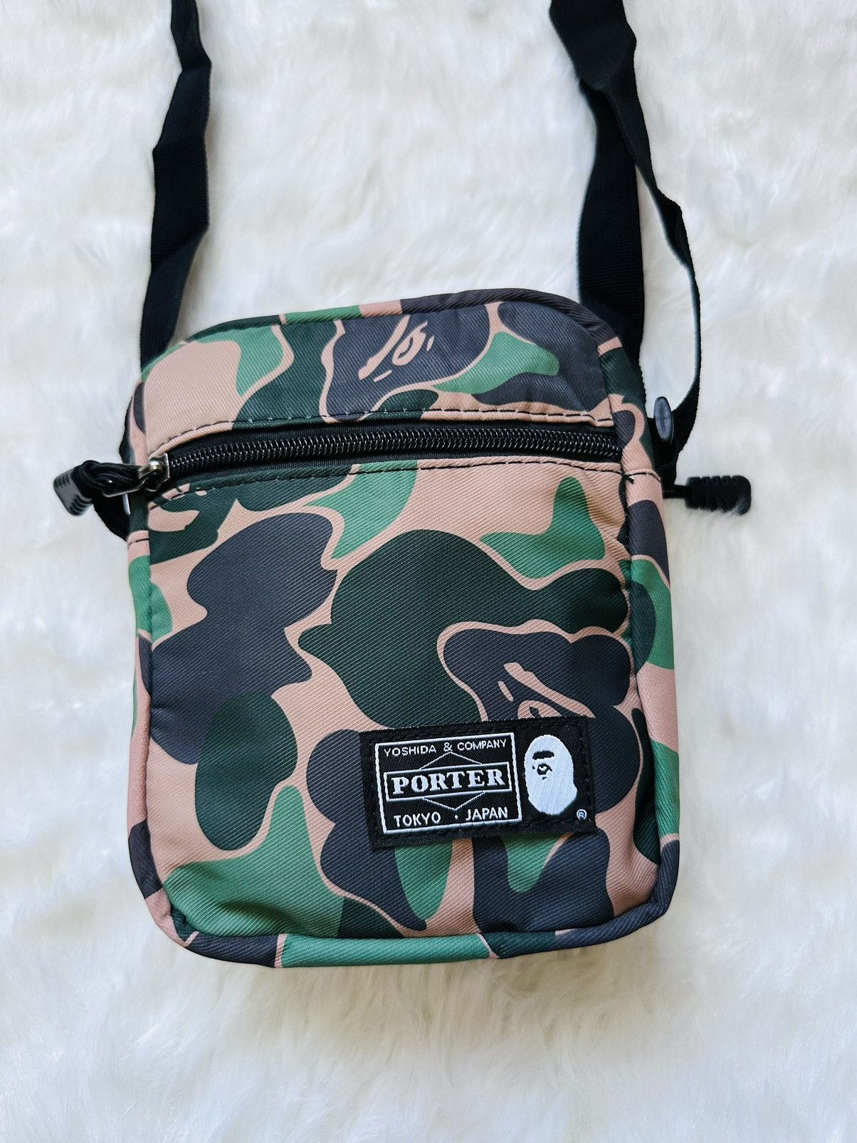 Japanese Brand 🇯🇵 Japanese Brand Camouflage Quick Pocket Sling Bag Size ONE SIZE - 7 Thumbnail