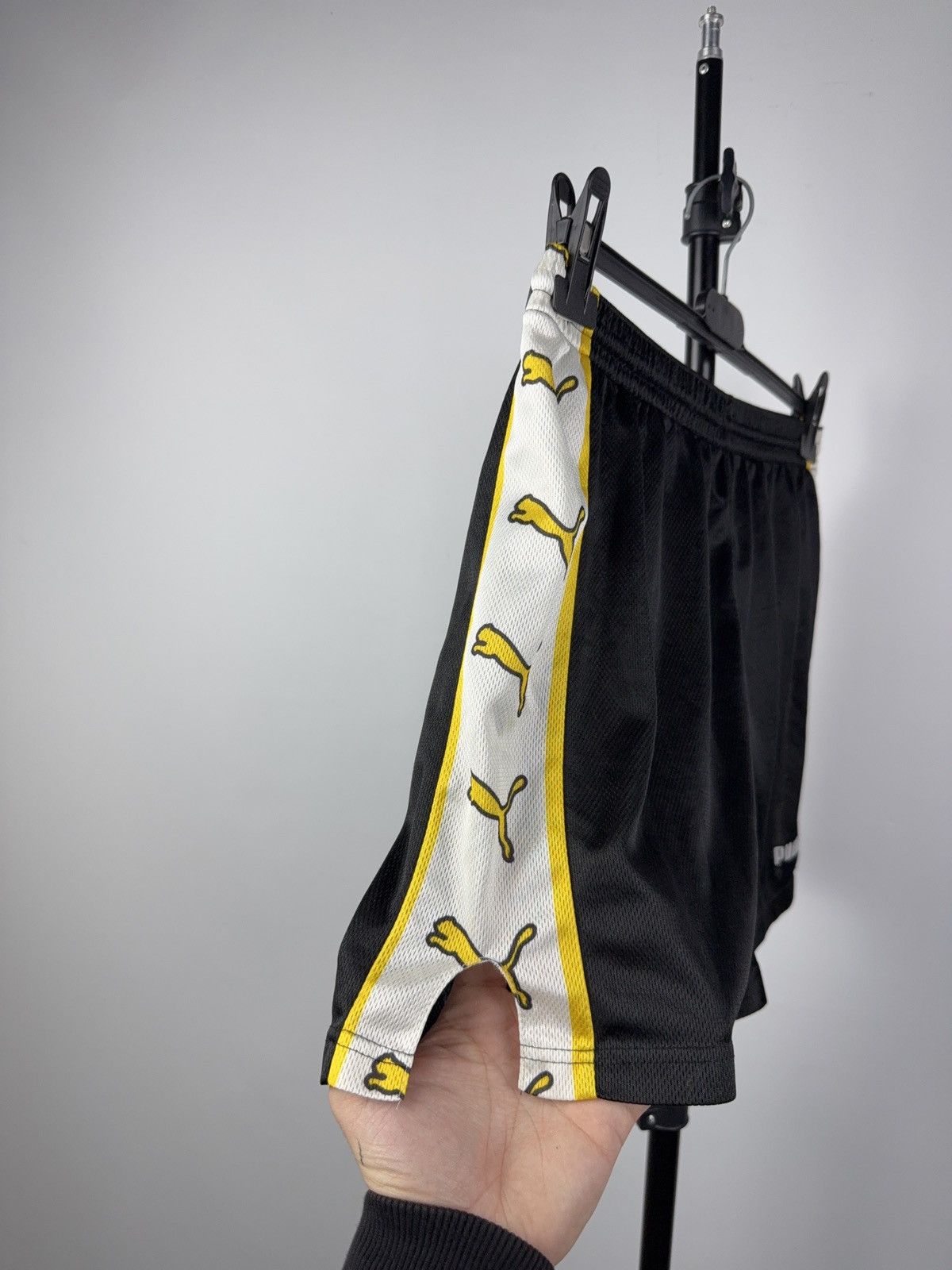 Puma Retro 90s Vintage Puma Logo Tape Black Mesh Shorts S size Size US 30 / EU 46 - 3 Thumbnail