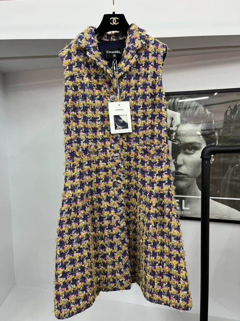 Chanel Chanel 22A tweed woven vest jacket Size XXS / US 00 / IT 34 - 1 Thumbnail
