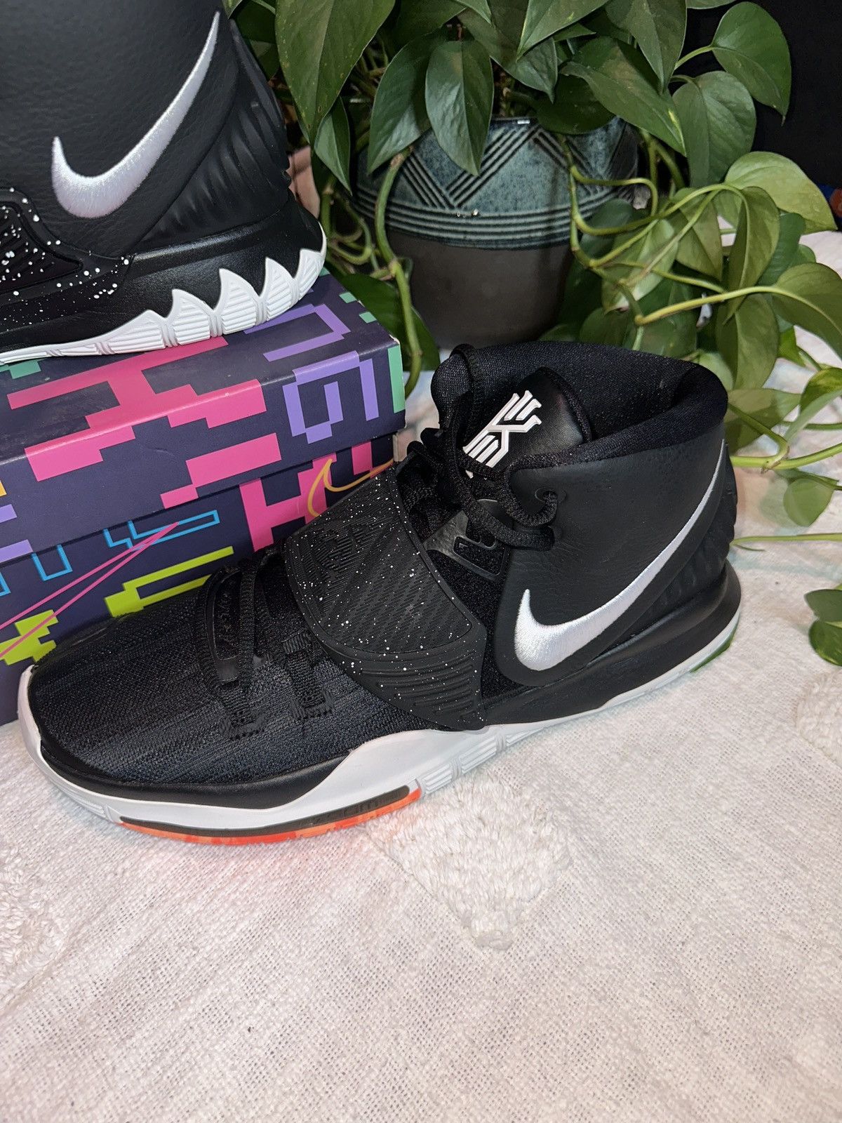 Nike Kyrie 8 Size US 14 / EU 47 - 1 Thumbnail