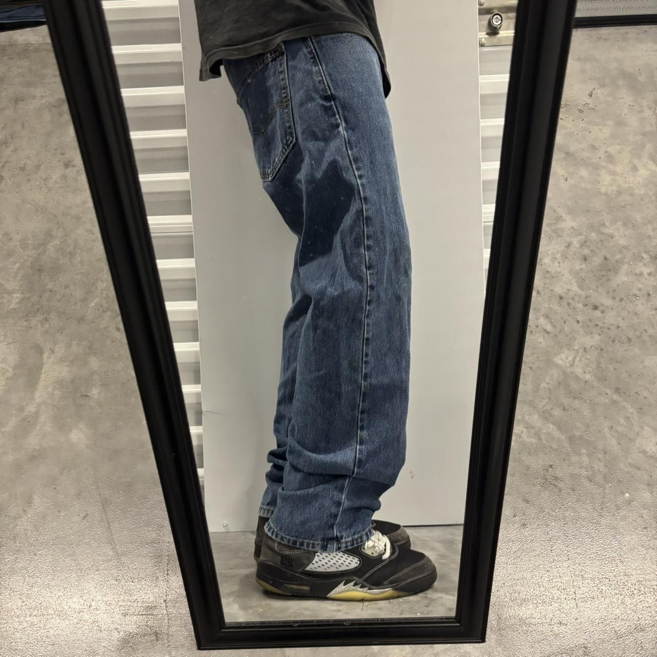 Levi's × Vintage Crazy Vintage Y2K/2000s Grunge Dark Wash Levi’s Denim Jeans! Size US 32 / EU 48 - 2 Thumbnail