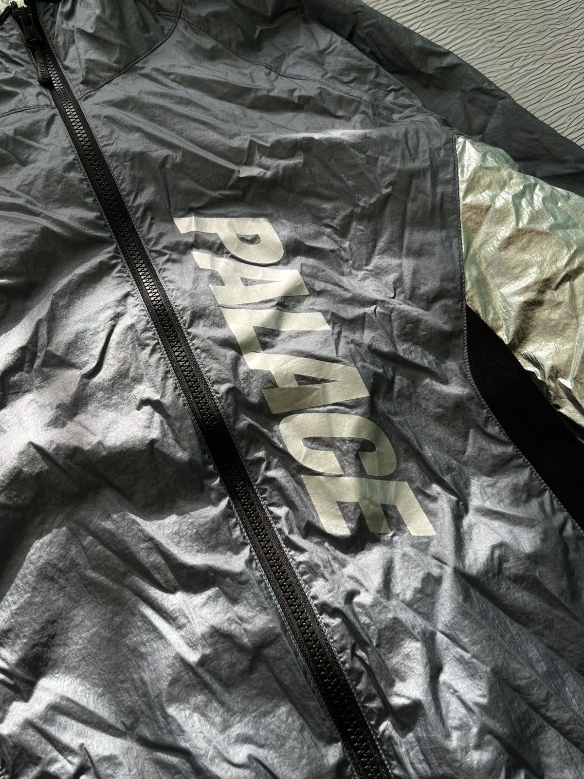 Palace 2019 Palace Skateboards Foil Jacket Nylon Light Streetwear Size US M / EU 48-50 / 2 - 5 Thumbnail
