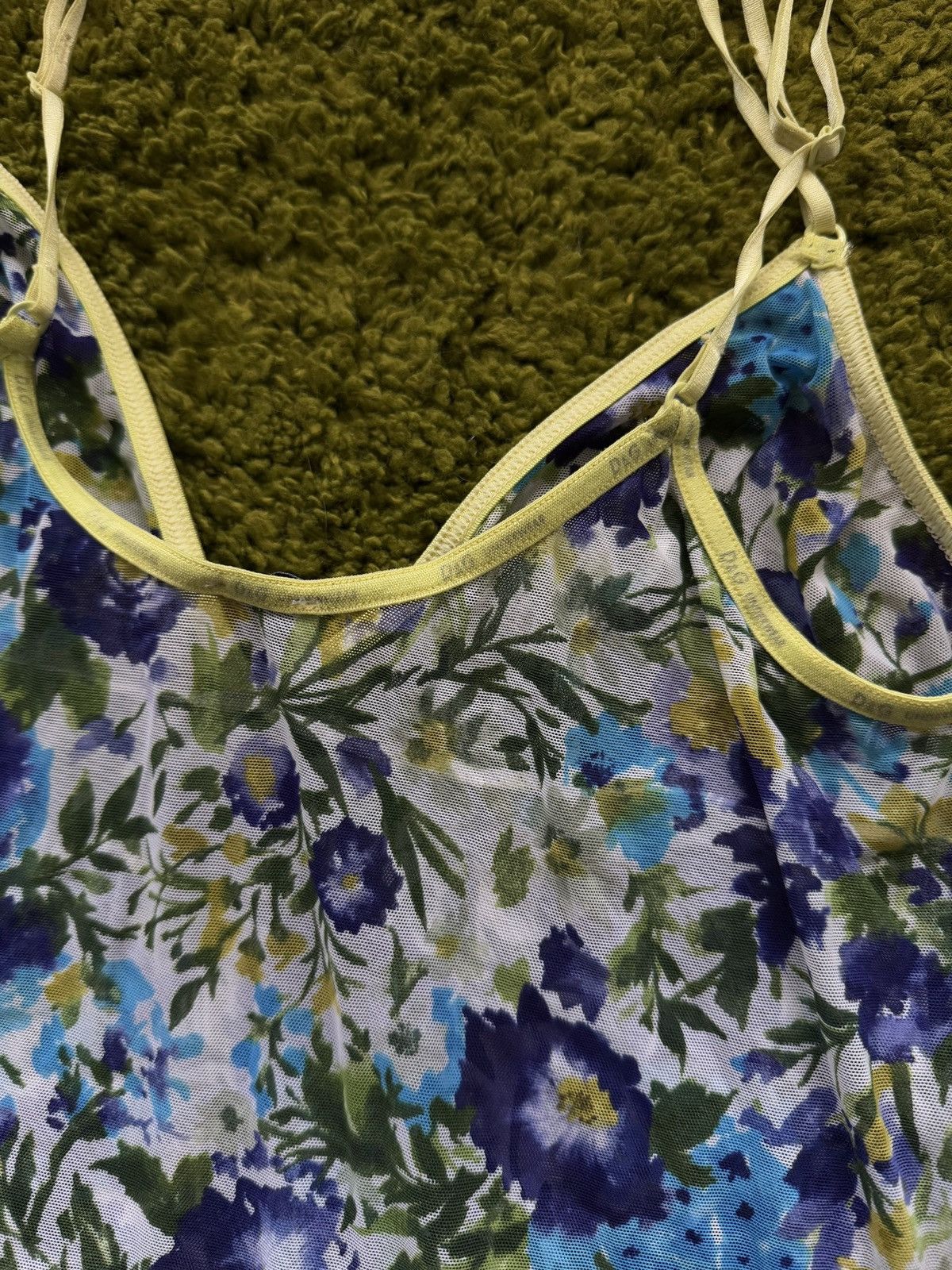 Designer × Dolce & Gabbana × Vintage Dolce & Gabbana D&G 2000s vintage mesh floral tank top Y2K Size M / US 6-8 / IT 42-44 - 6 Thumbnail