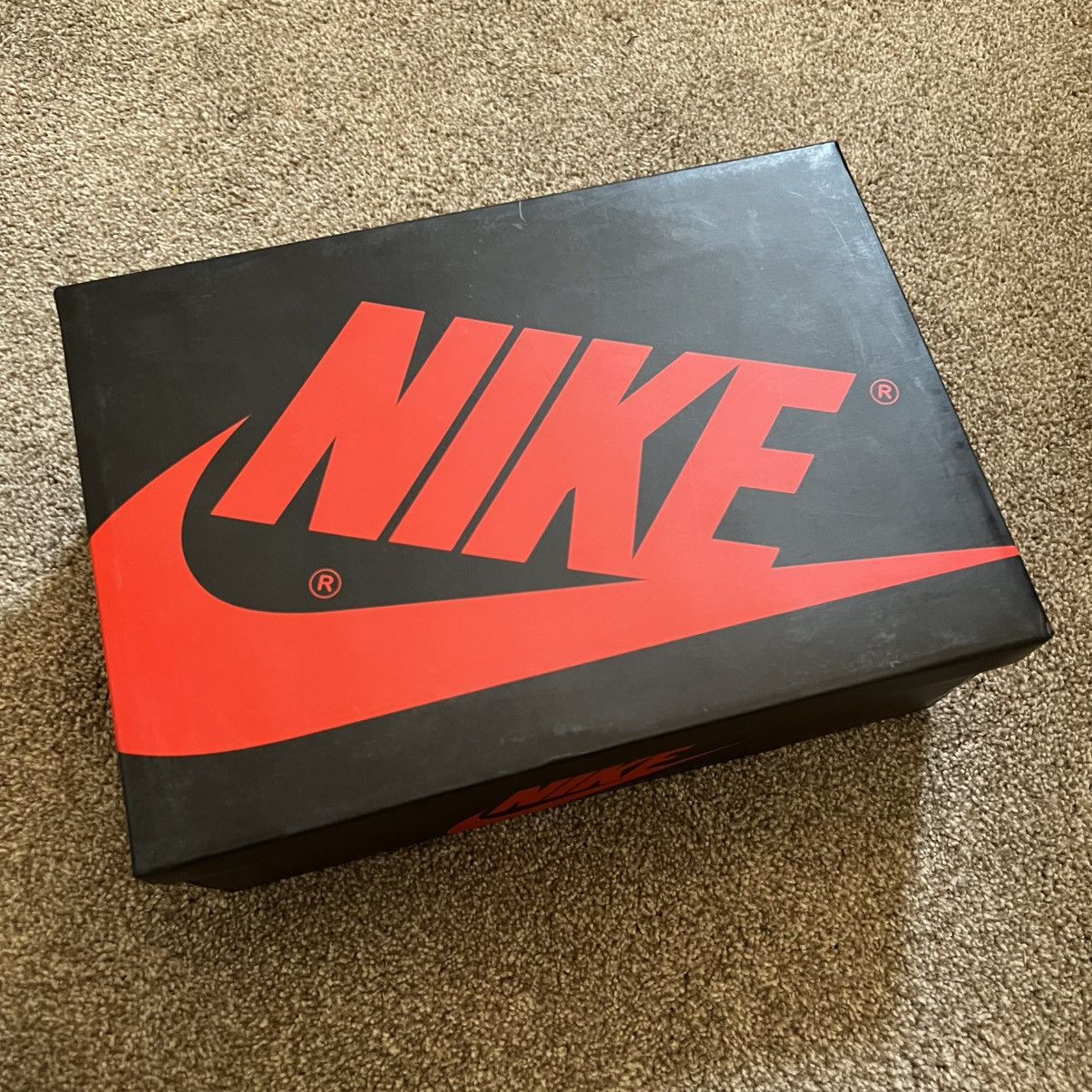 Jordan Brand 2020 Jordan 1 Retro High Dark Mocha Size 9.5 Size US 9.5 / EU 42-43 - 9 Thumbnail