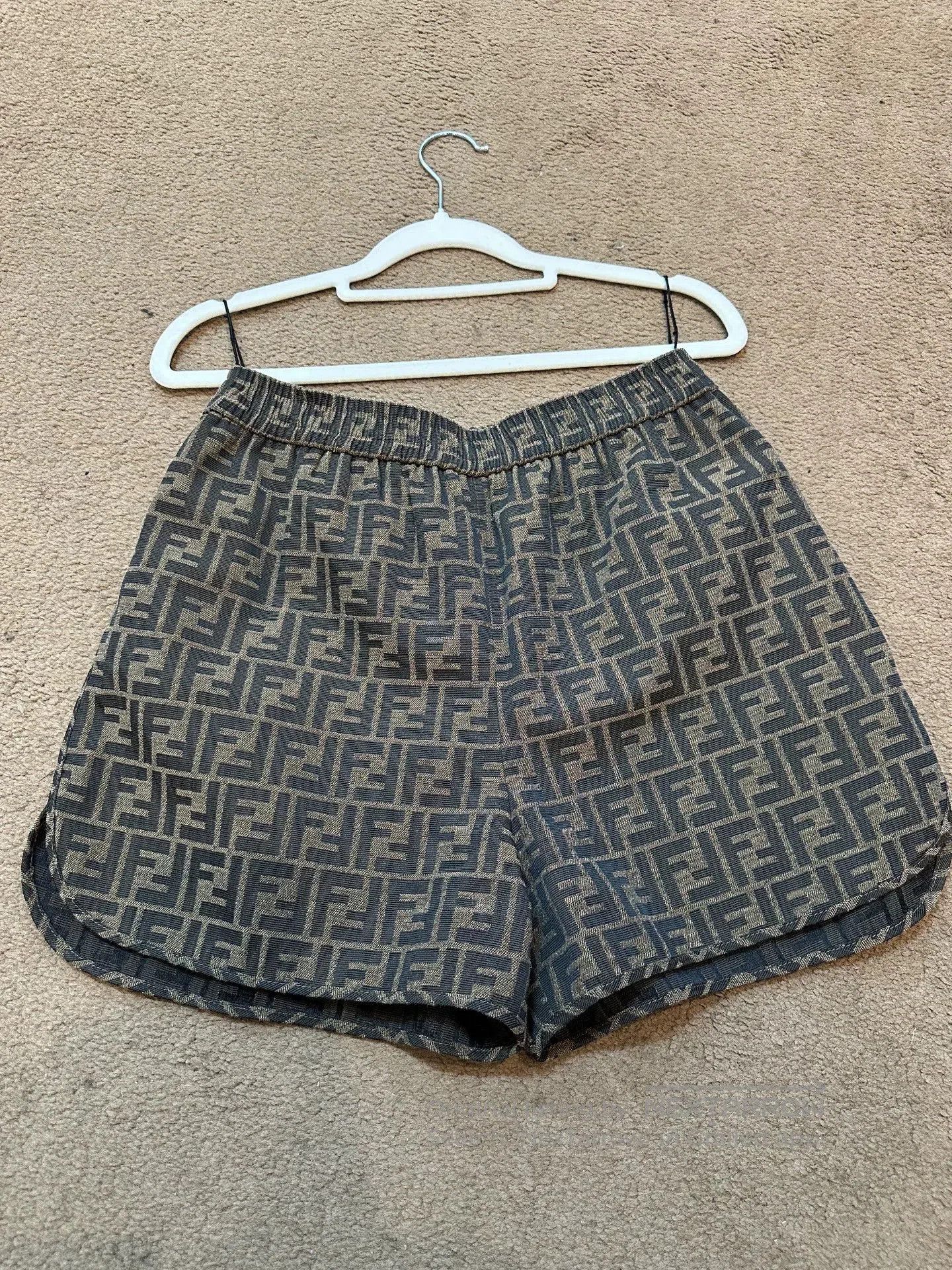Fendi fendi ff print black shorts size 38. Size US 38 / EU 54 - 2 Thumbnail