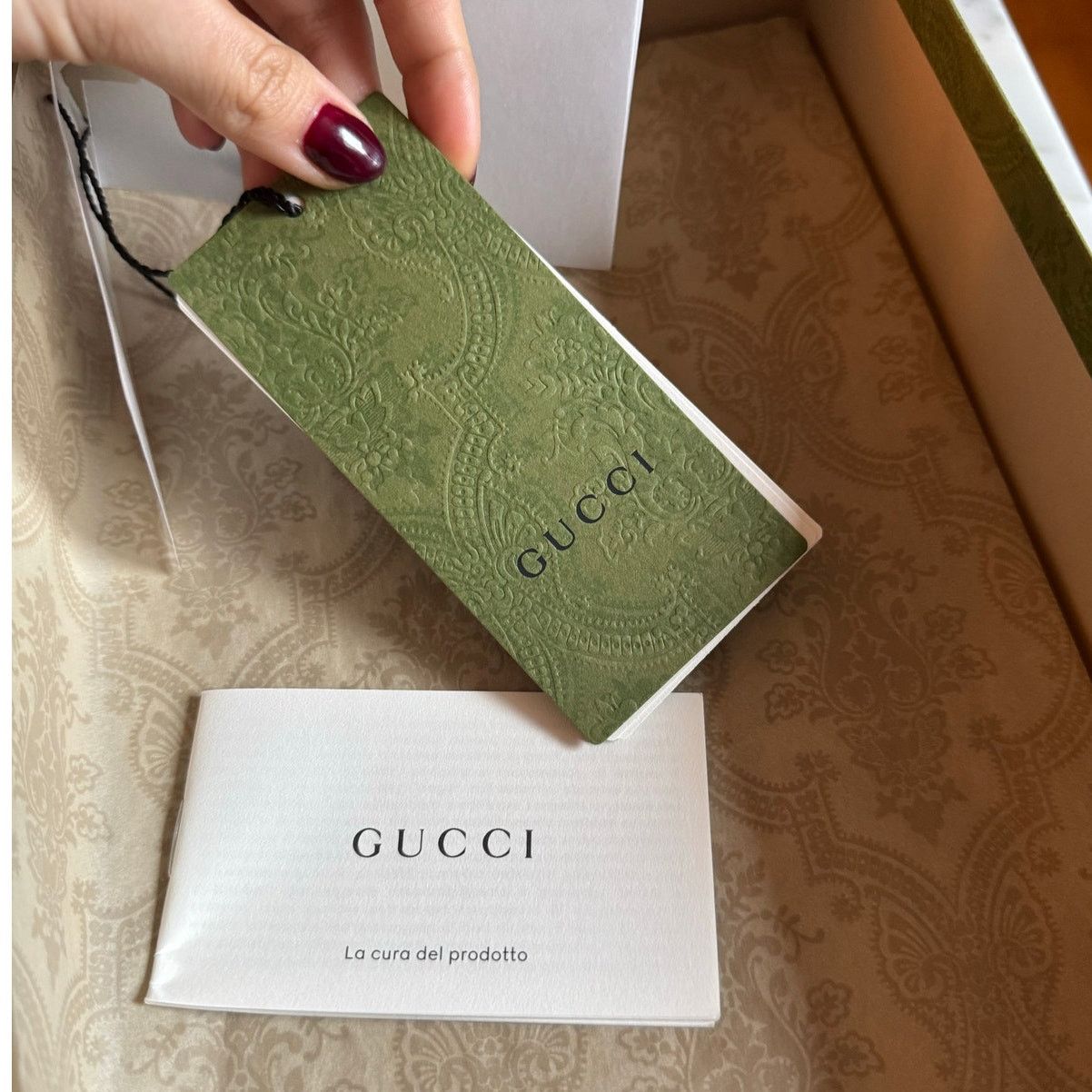 Gucci Gucci Silk Travel Set 2 out of 4 Set NWT- Pouch/Neck Pillow Size ONE SIZE - 4 Thumbnail