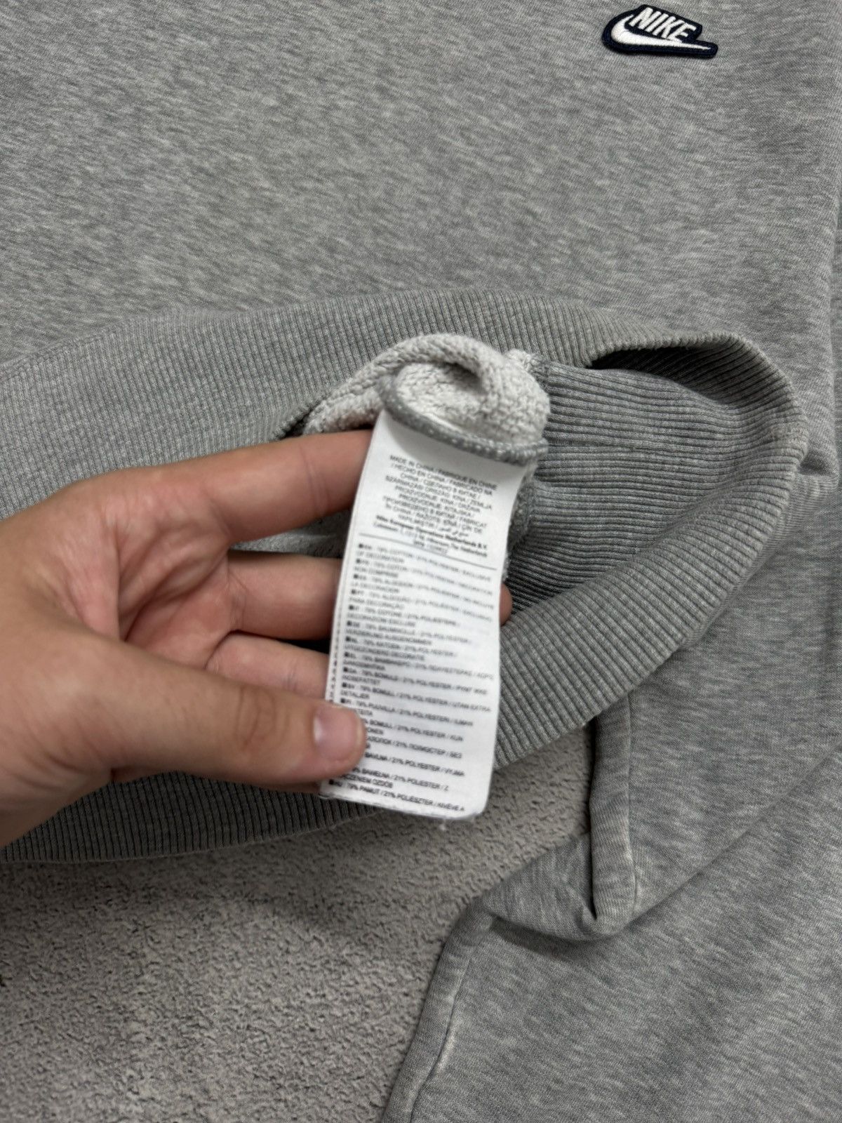 Nike Vintage Y2k Nike 🤍 Mini Logo Sweatshirt 00’s Size US M / EU 48-50 / 2 - 11 Thumbnail