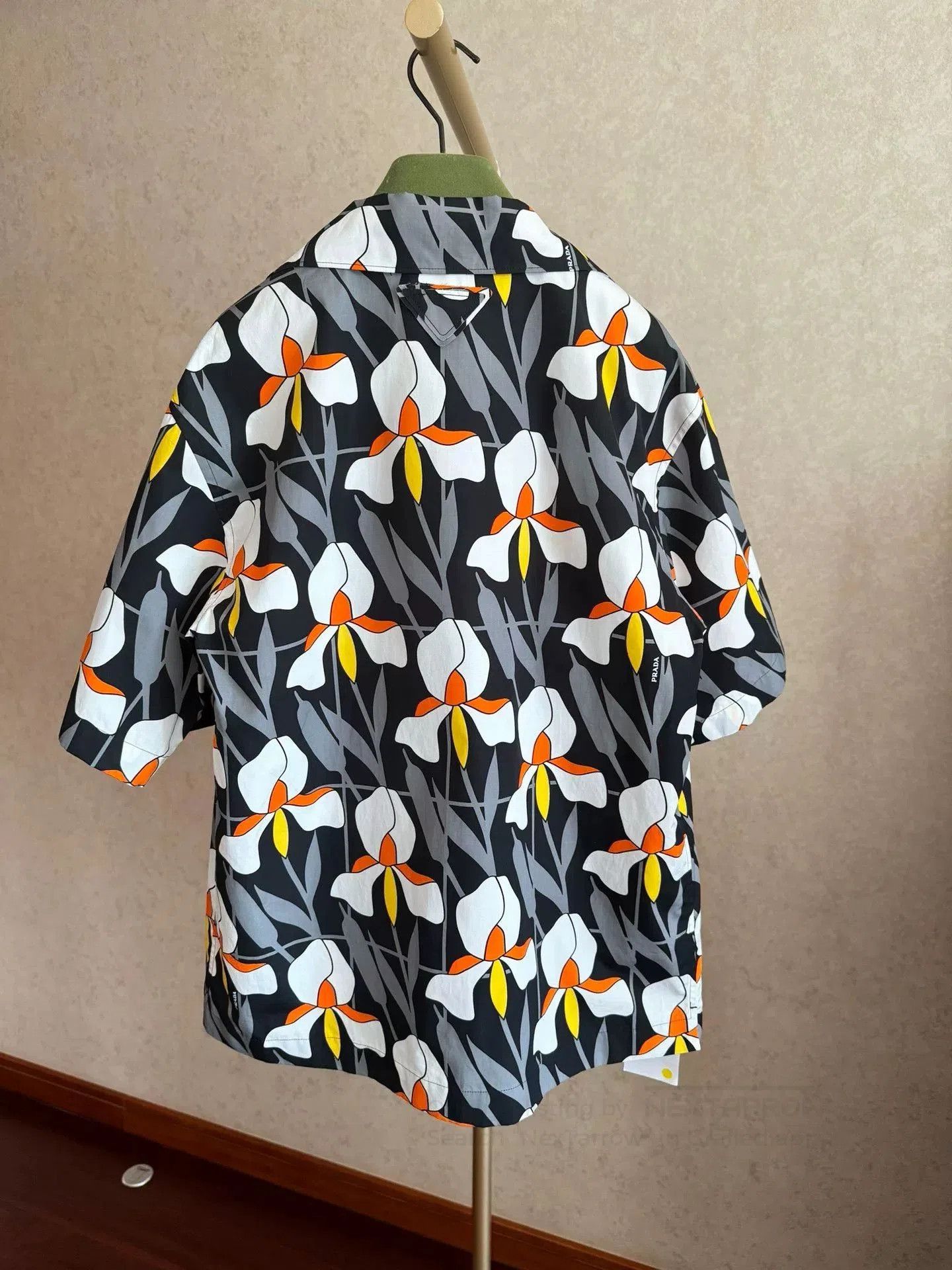 Prada Prada Women's Floral Print Shirt. Size XS / US 0-2 / IT 36-38 - 2 Thumbnail