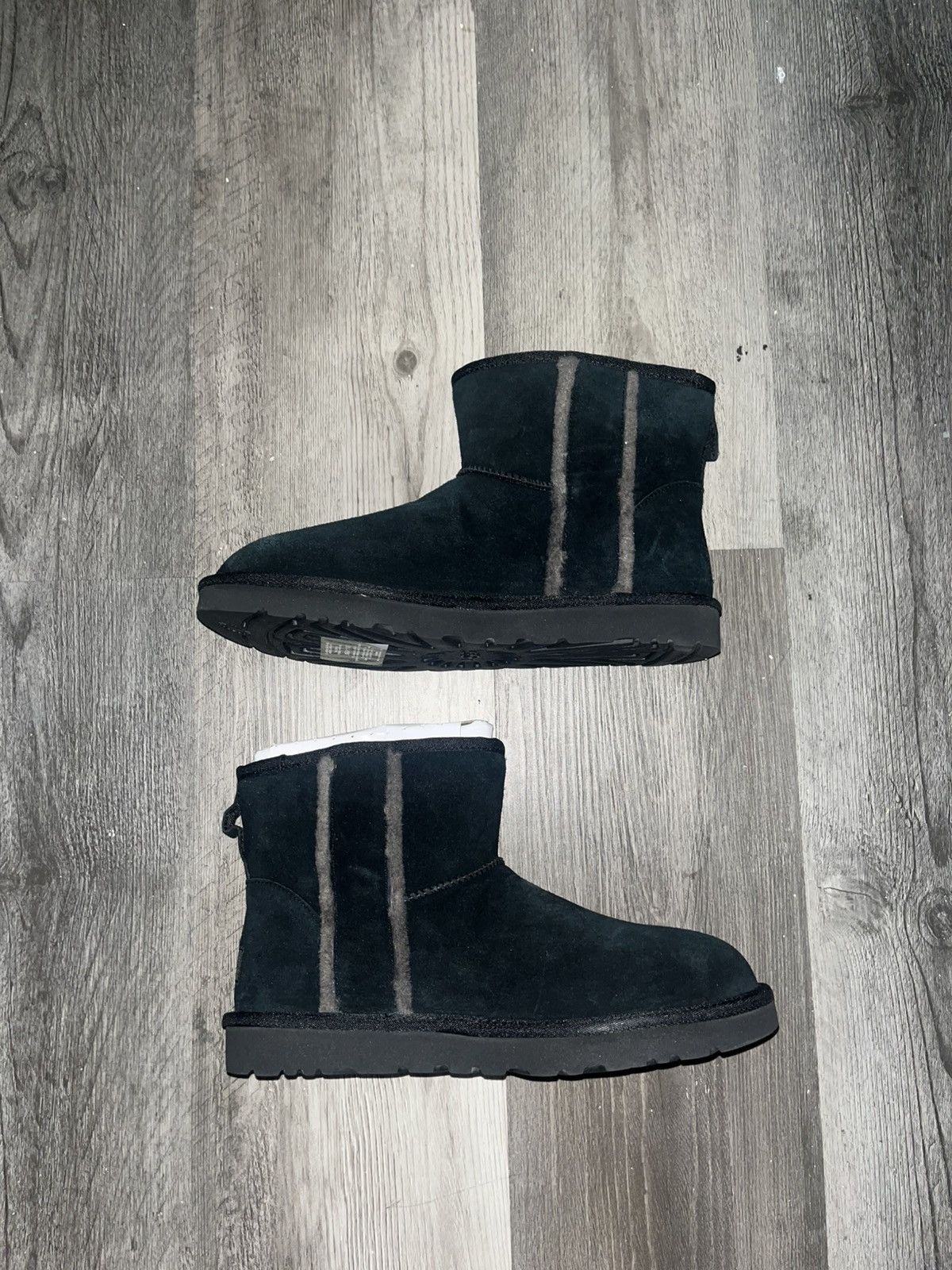 Ugg W CLASSIC MINI SHEARLING LOGO Size US 9.5 / IT 39.5 - 2 Thumbnail