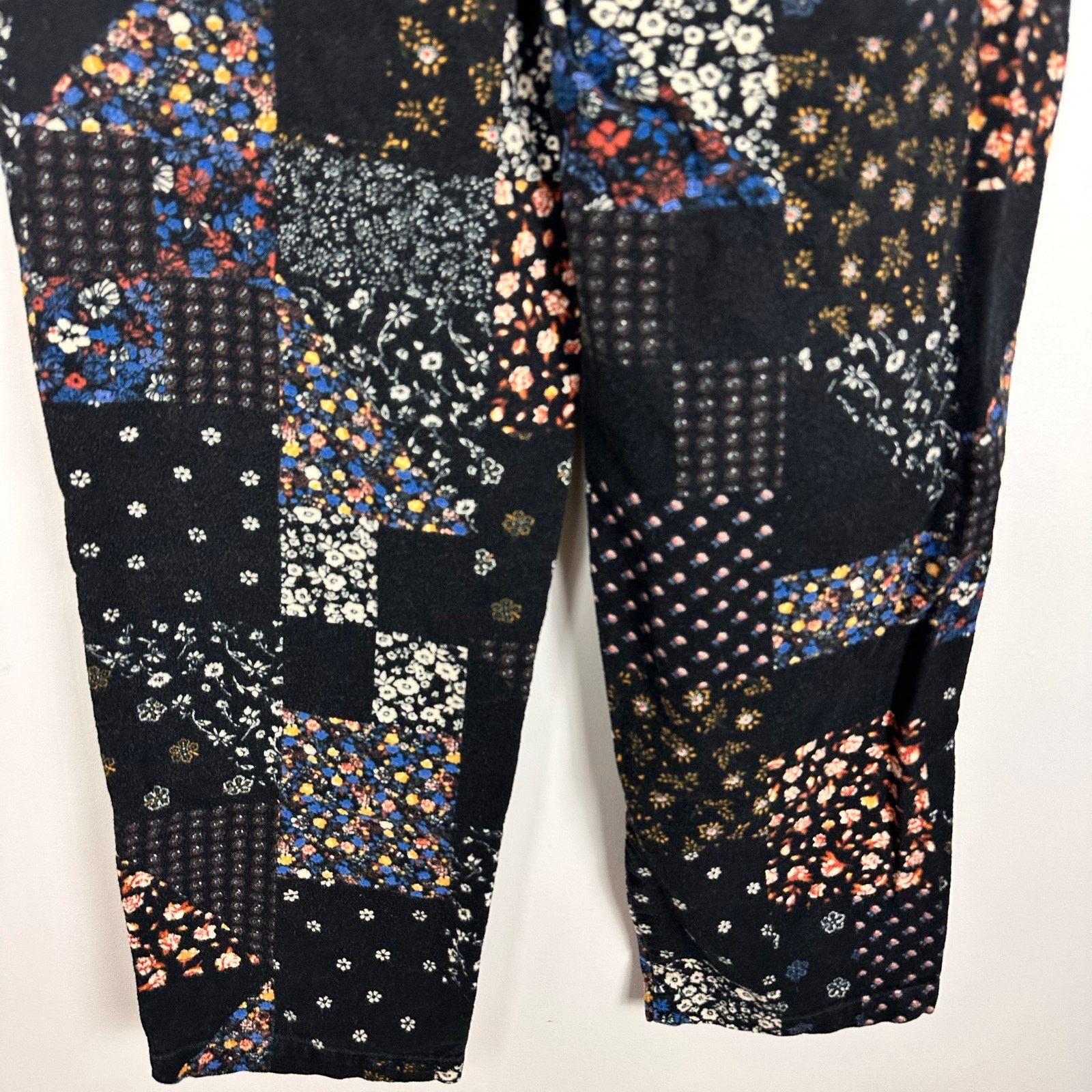 Urban Outfitters UO Mens Patchwork Floral Pattern Beach Casual Pant Sz Small Size US 26 / EU 42 - 10 Thumbnail