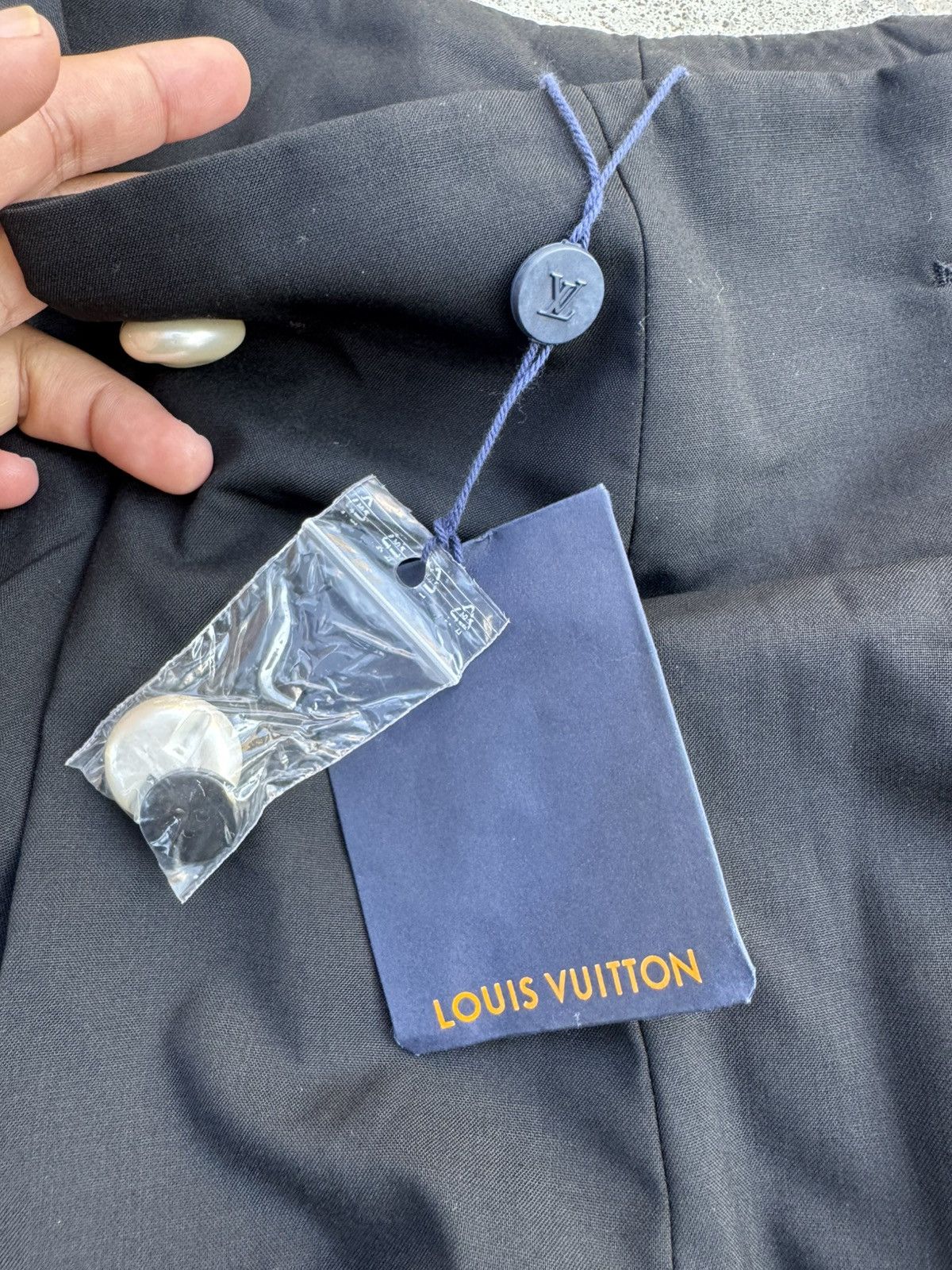 Louis Vuitton LOUIS VUITTON LV New Black Shorts Size 25" / US 0 / IT 36 - 6 Thumbnail