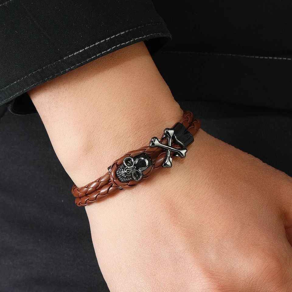 Jewelry × Leather Brown Leather Goth Skull Bracelet Size ONE SIZE - 1 Thumbnail