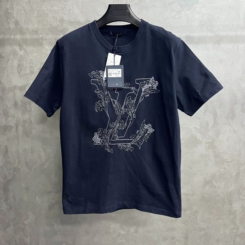 Louis Vuitton Louis Vuitton Navy Blue Floral Embroidered Short Sleeve Size US M / EU 48-50 / 2 - 1 Thumbnail