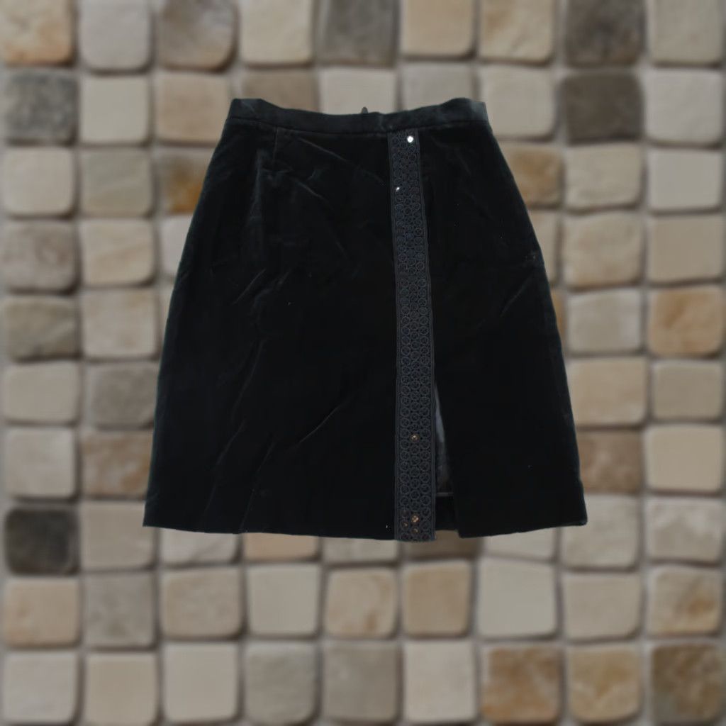 Brooks Brothers Brooks Brothers Skirt Womens 6 Black Velvet Sequin Accents Front Slit Size 28" / US 6 / IT 42 - 1 Thumbnail