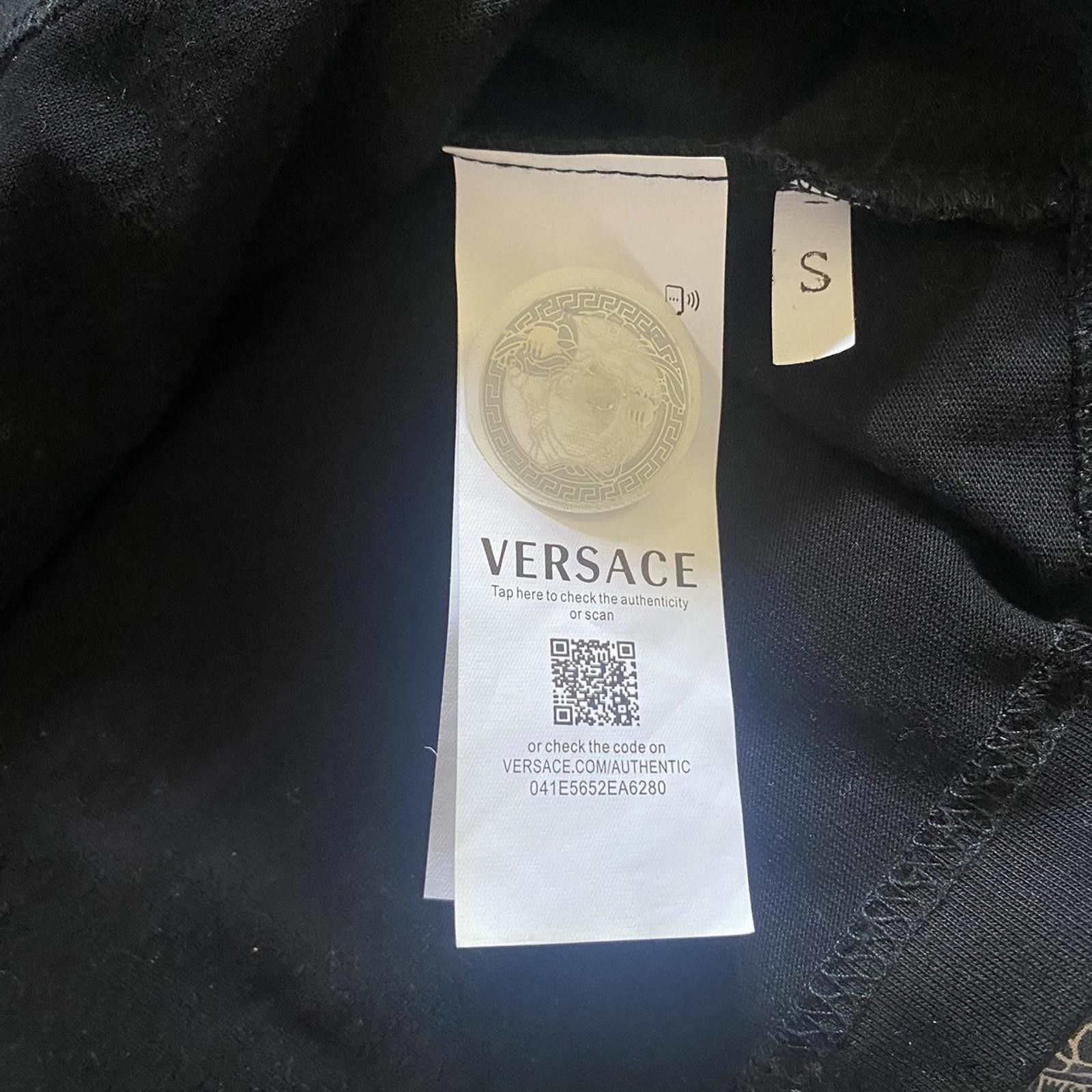Versace Versace Black Graphic T-Shirt - Never Forget Your Roots Size US M / EU 48-50 / 2 - 4 Thumbnail