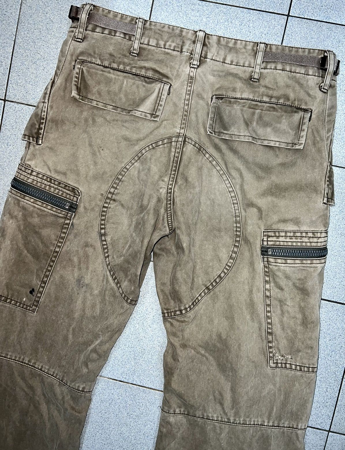 Attachment ATTACHMENT HEAVY FLARED CARGO PANTS Size US 30 / EU 46 - 16 Thumbnail