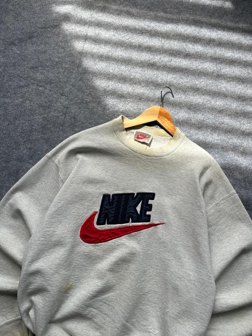 Nike VINTAGE NIKE BIG LOGO EMBROIDERY SWEATSHIRT Size US XL / EU 56 / 4 - 3 Thumbnail