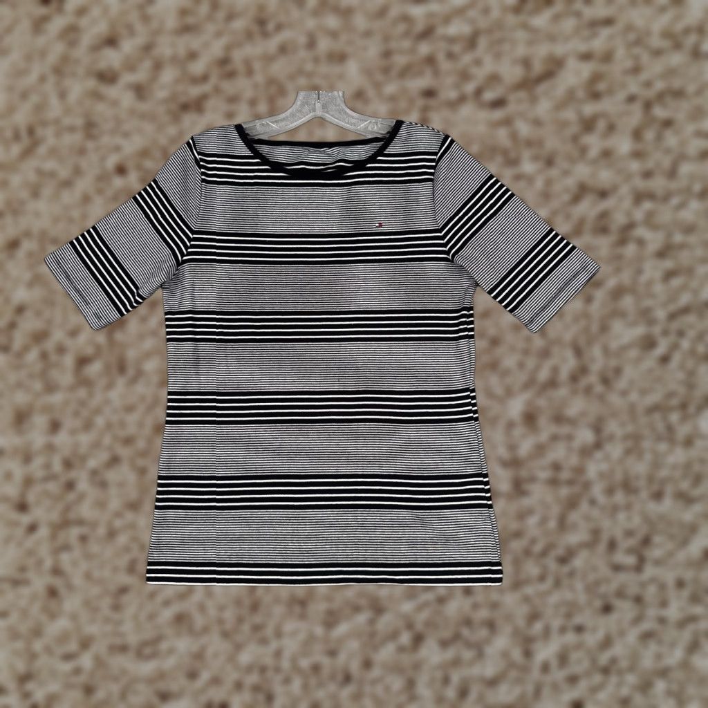 Tommy Hilfiger VINTAGE Tommy Hilfiger Shirt Women L Black White Stripe Round Neck 100% Cotton Knit Logo Tee Adult Large Black Womens Shirt Size L / US 10 / IT 46 - 1 Thumbnail