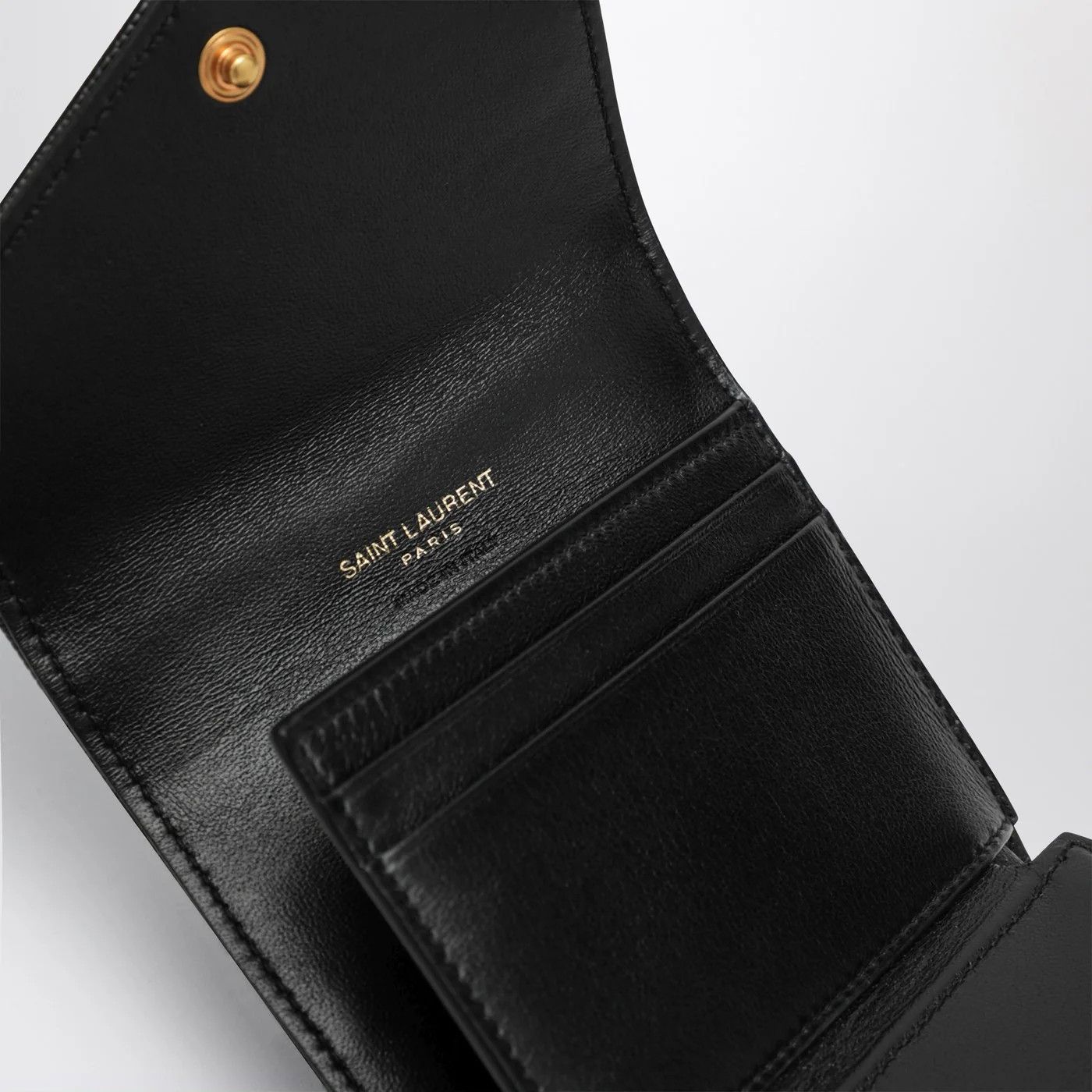 Saint Laurent Paris o1d2blof0526 Size: OS / Cassandre Matelassé Tri-fold Size ONE SIZE - 5 Thumbnail