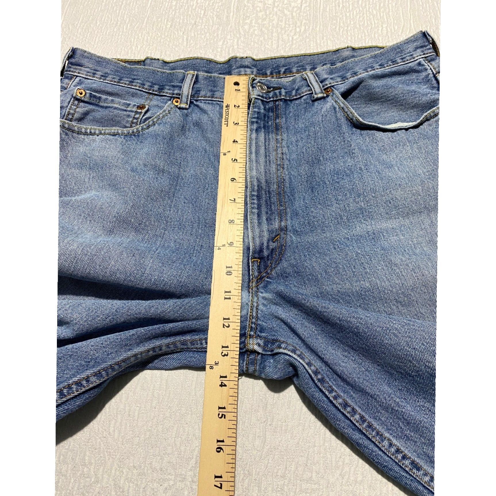 Levi's Levi's 550 Jean Shorts Men Bermuda 38x10 Light Blue Denim Pockets 5-Pocket Casual Summer 90s Mens Size US 38 / EU 54 - 4 Thumbnail