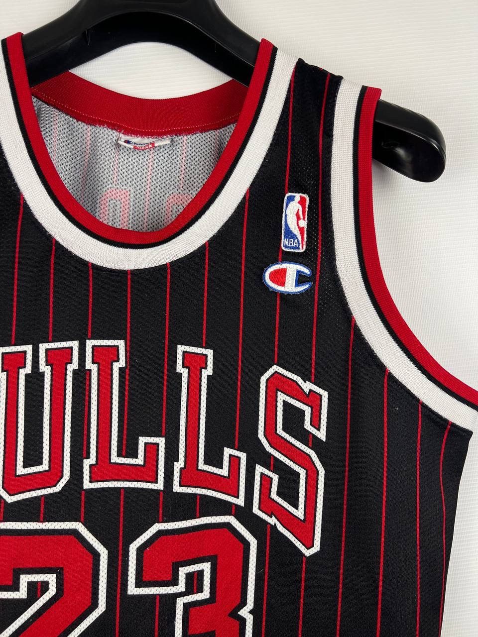 Champion Jordan Chicago Bulls Champion vintage jersey size M Size US M / EU 48-50 / 2 - 8 Thumbnail