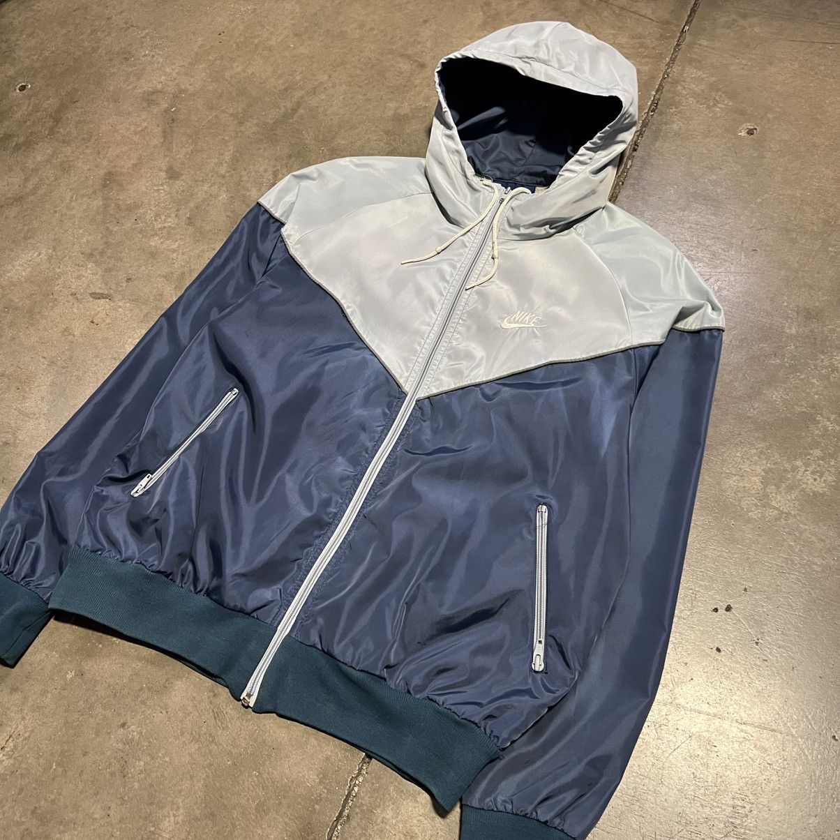 Nike Vintage 80s Nike Windbreaker Track Jacket Lightweight Logo Size US L / EU 52-54 / 3 - 2 Thumbnail