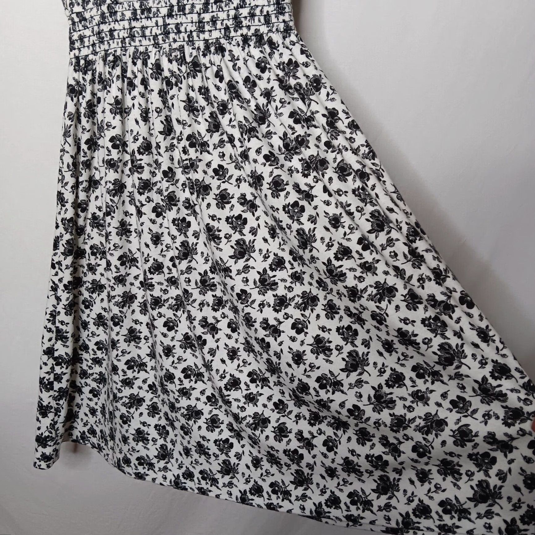 Vintage VINTAGE Flowers Dress Shirt Dress Women 8 White Black Floral Knit ILGWU Cottagecore USA Spring Summer Fall Vintage Shirt Dress Womens Size M / US 6-8 / IT 42-44 - 5 Thumbnail