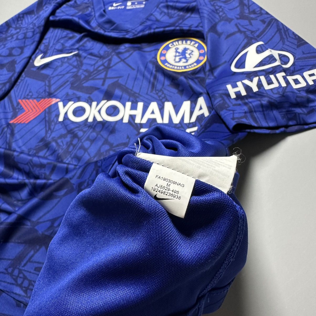 Nike CHELSEA NIKE 2019/2020 FOOTBALL HOME JERSEY #10 HAZARD Size US M / EU 48-50 / 2 - 13 Thumbnail