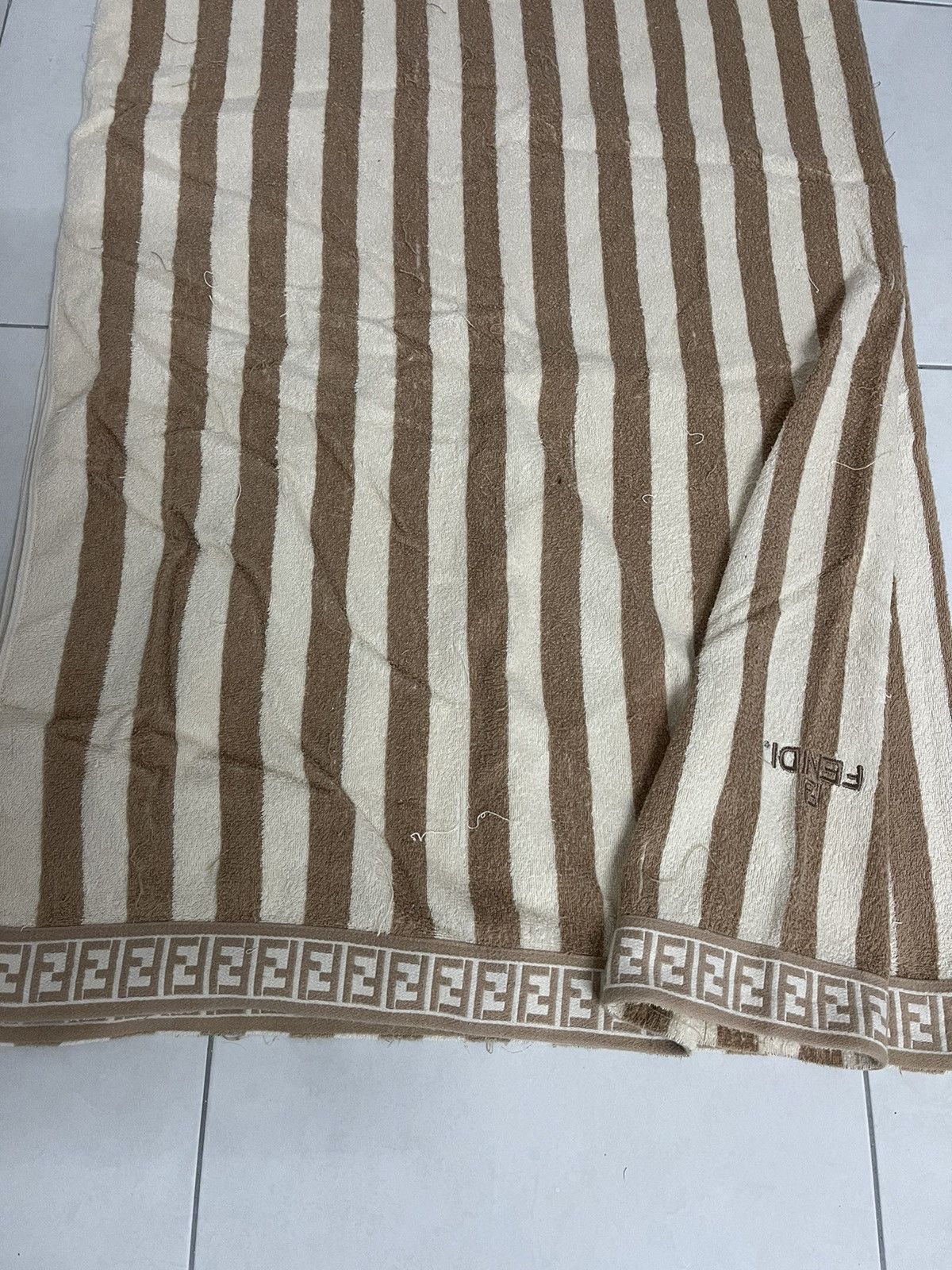 Designer × Fendi VINTAGE FENDI BLANKET VERY RARE Size ONE SIZE - 2 Thumbnail