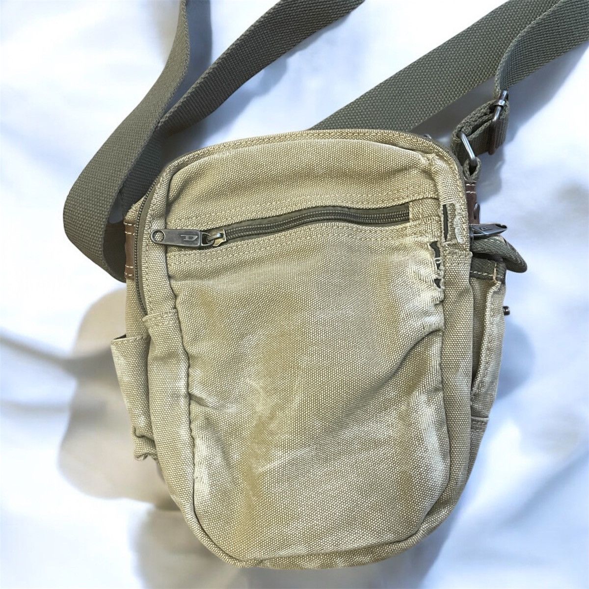 Diesel × Vintage Vintage Diesel Spare Parts Red Tag Bag Distressed Size ONE SIZE - 6 Thumbnail