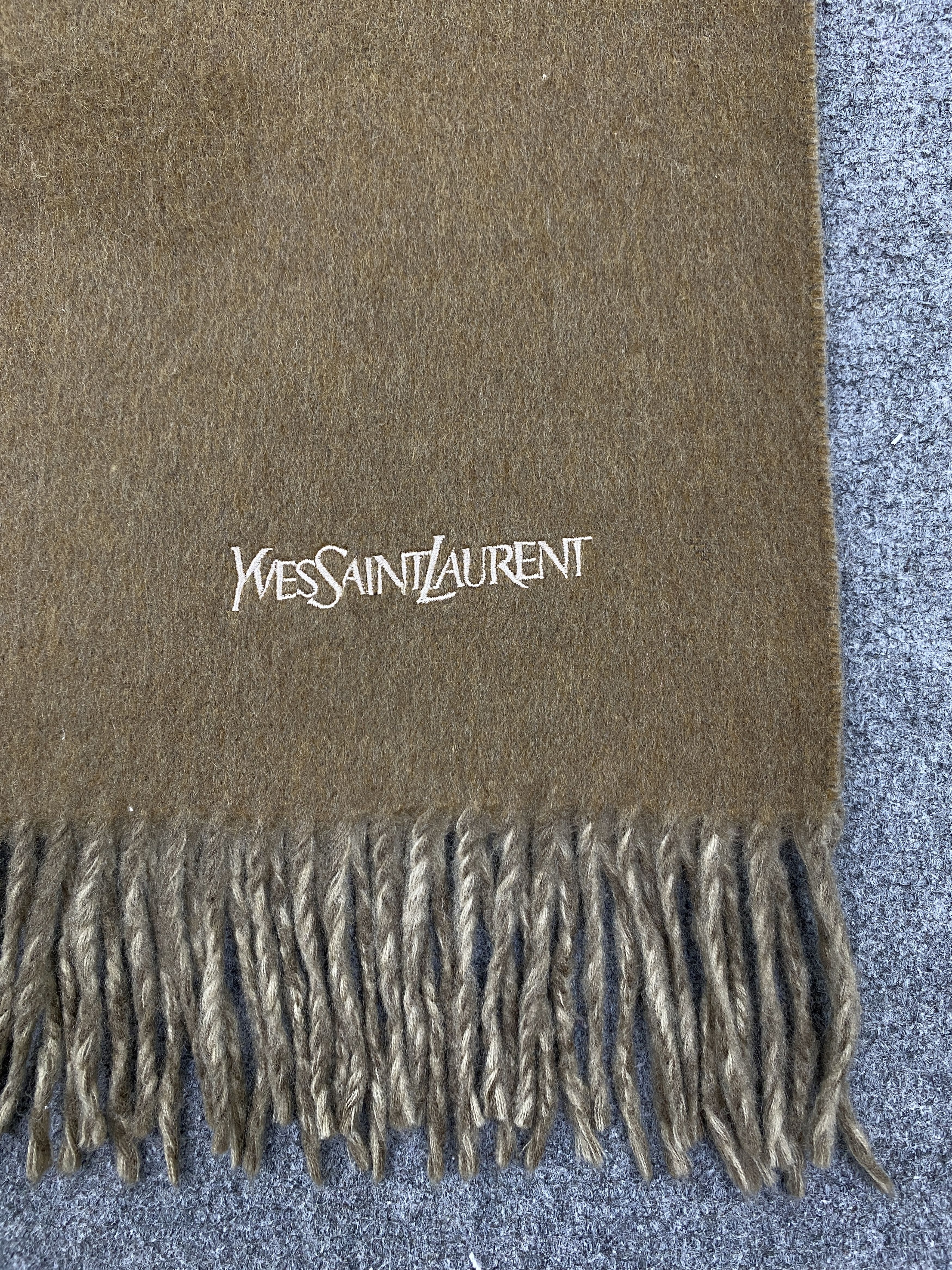 Yves Saint Laurent Yves Saint Laurent Scarf / Muffler / Neckwear SC0344 Size ONE SIZE - 6 Thumbnail