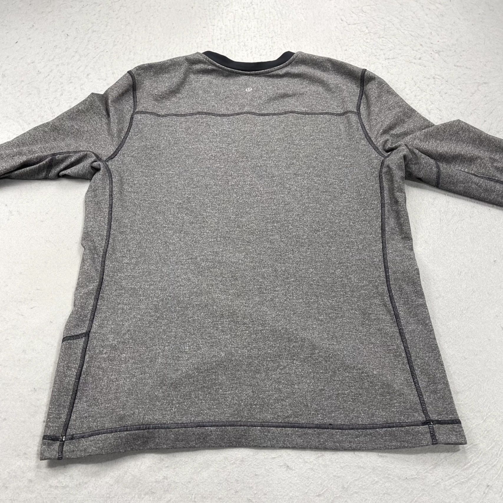 Lululemon Lululemon Shirt Mens Large Gray Heather Long Sleeve Stretch Gym Workout Logo Size US L / EU 52-54 / 3 - 4 Thumbnail