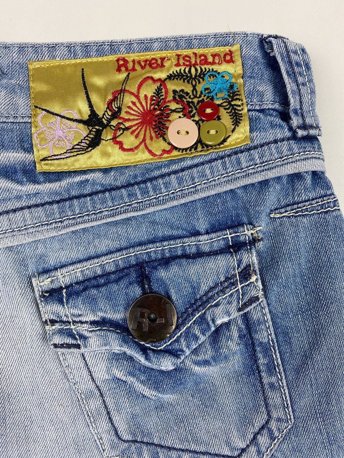 River Island Y2K Vintage River Island Distressed Washed Denim Mini Skirt Size 27" / US 4 / IT 40 - 4 Thumbnail