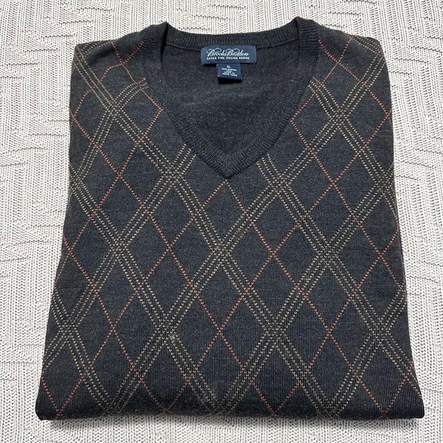 Brooks Brothers Brooks Brothers brown argyle vneck wool sweater Size US XL / EU 56 / 4 - 1 Thumbnail